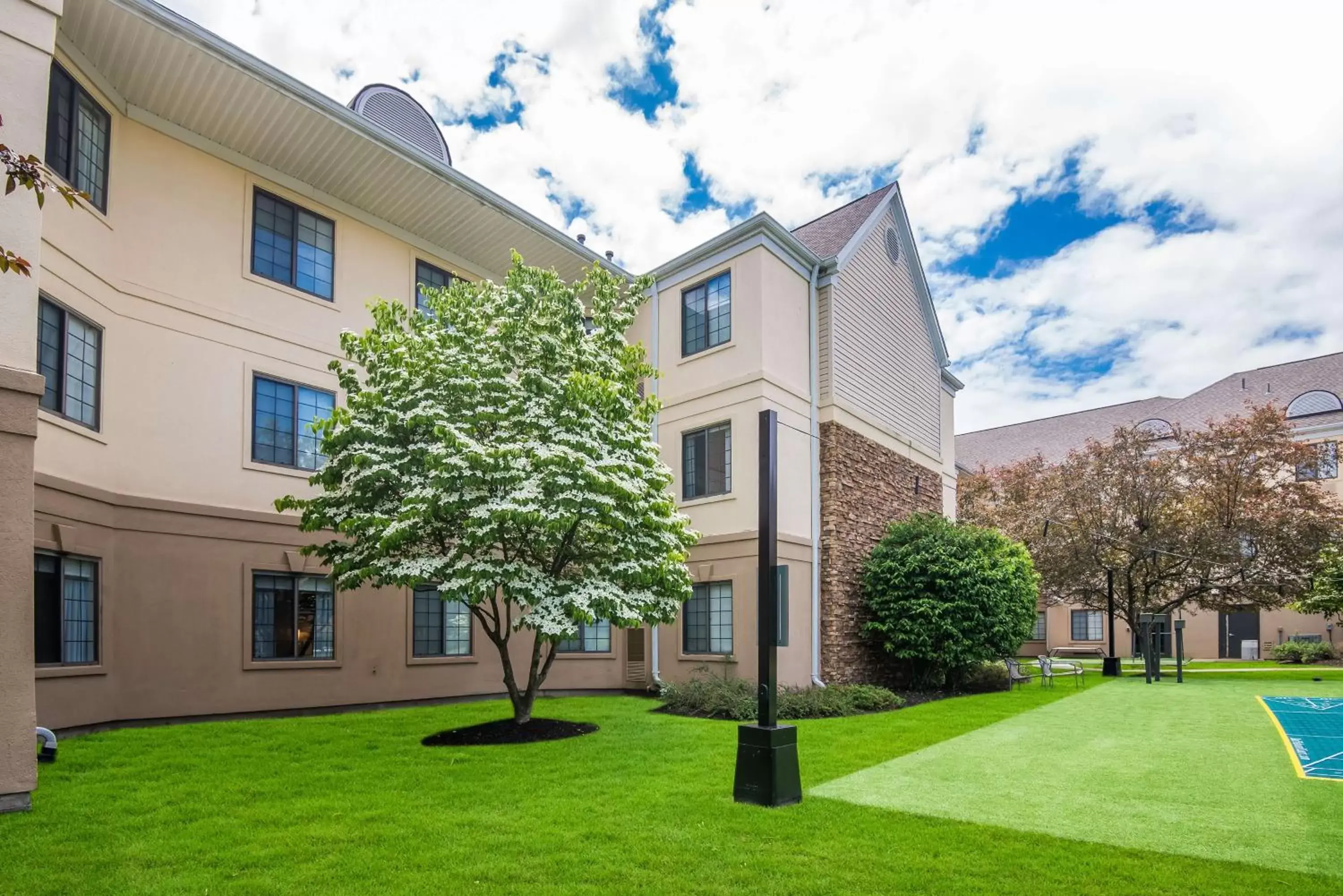 Property building in Sonesta ES Suites Andover Boston Property building in Sonesta ES Suites Andover Boston