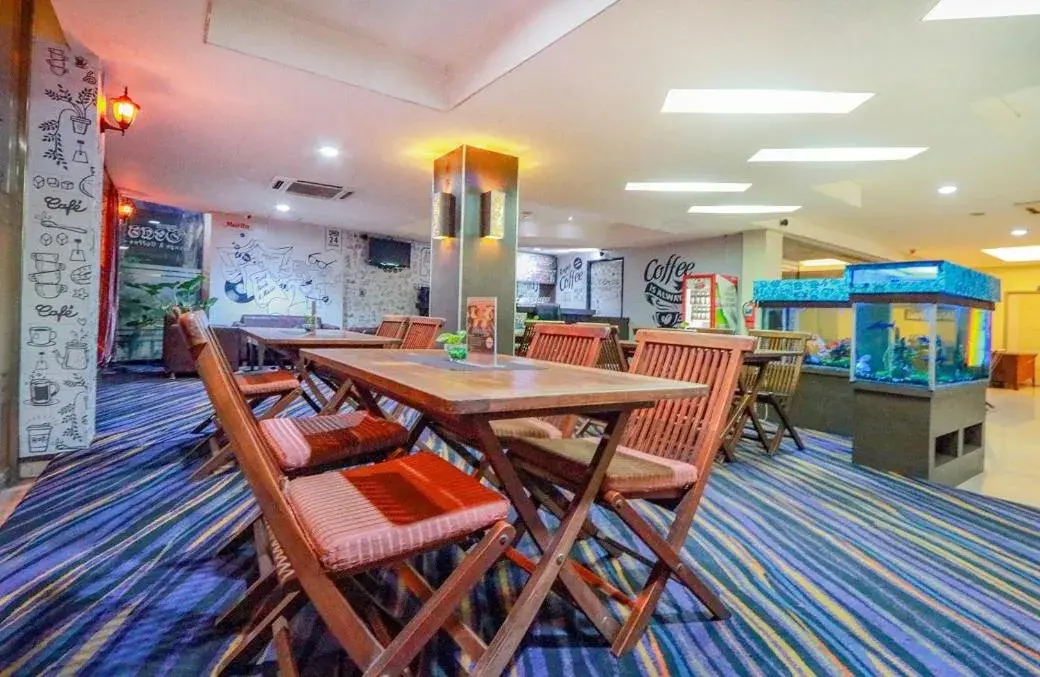 Restaurant/Places to Eat in Hotel Marlin Pekalongan