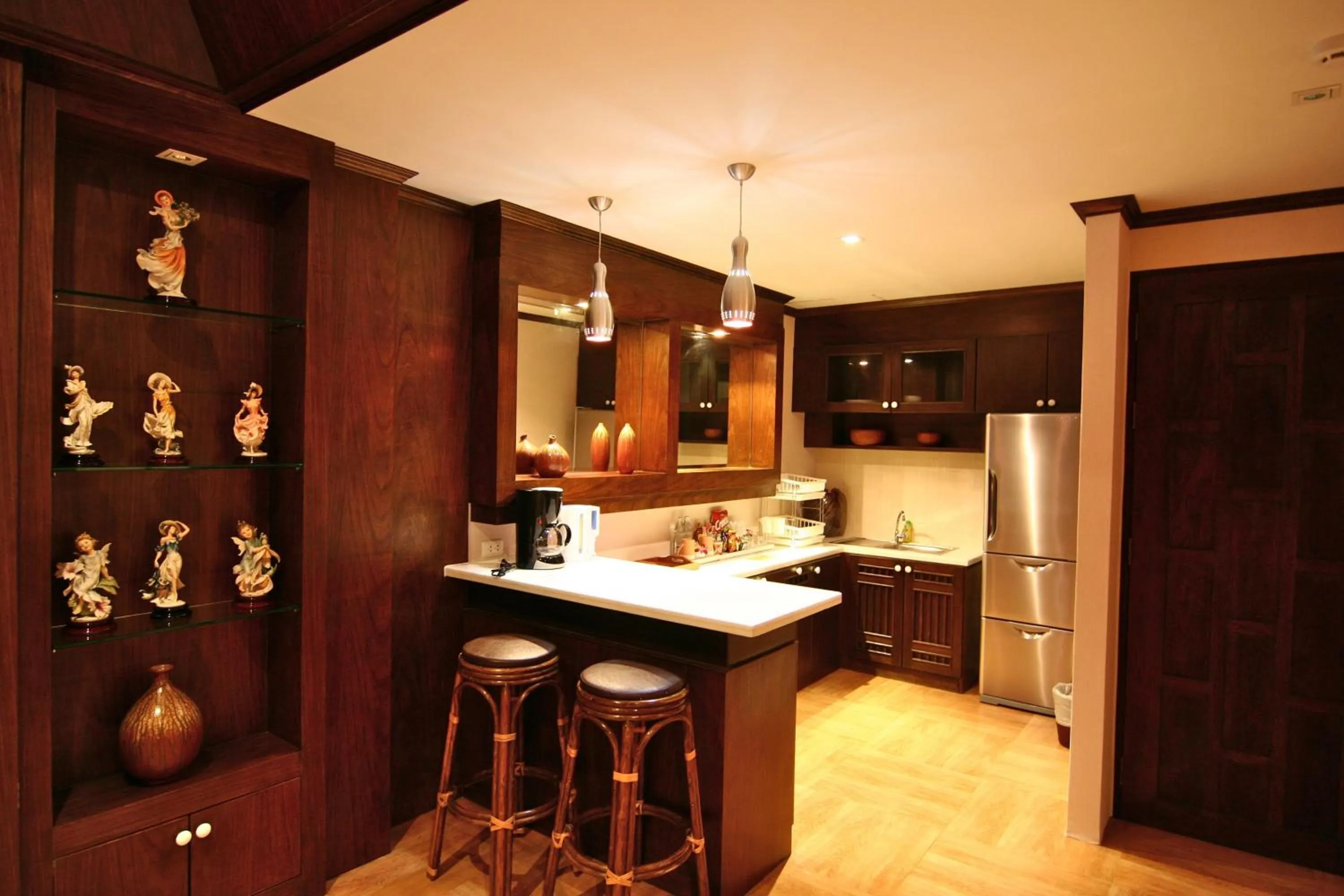 Kitchen or kitchenette in Rayaburi Hotel, Patong