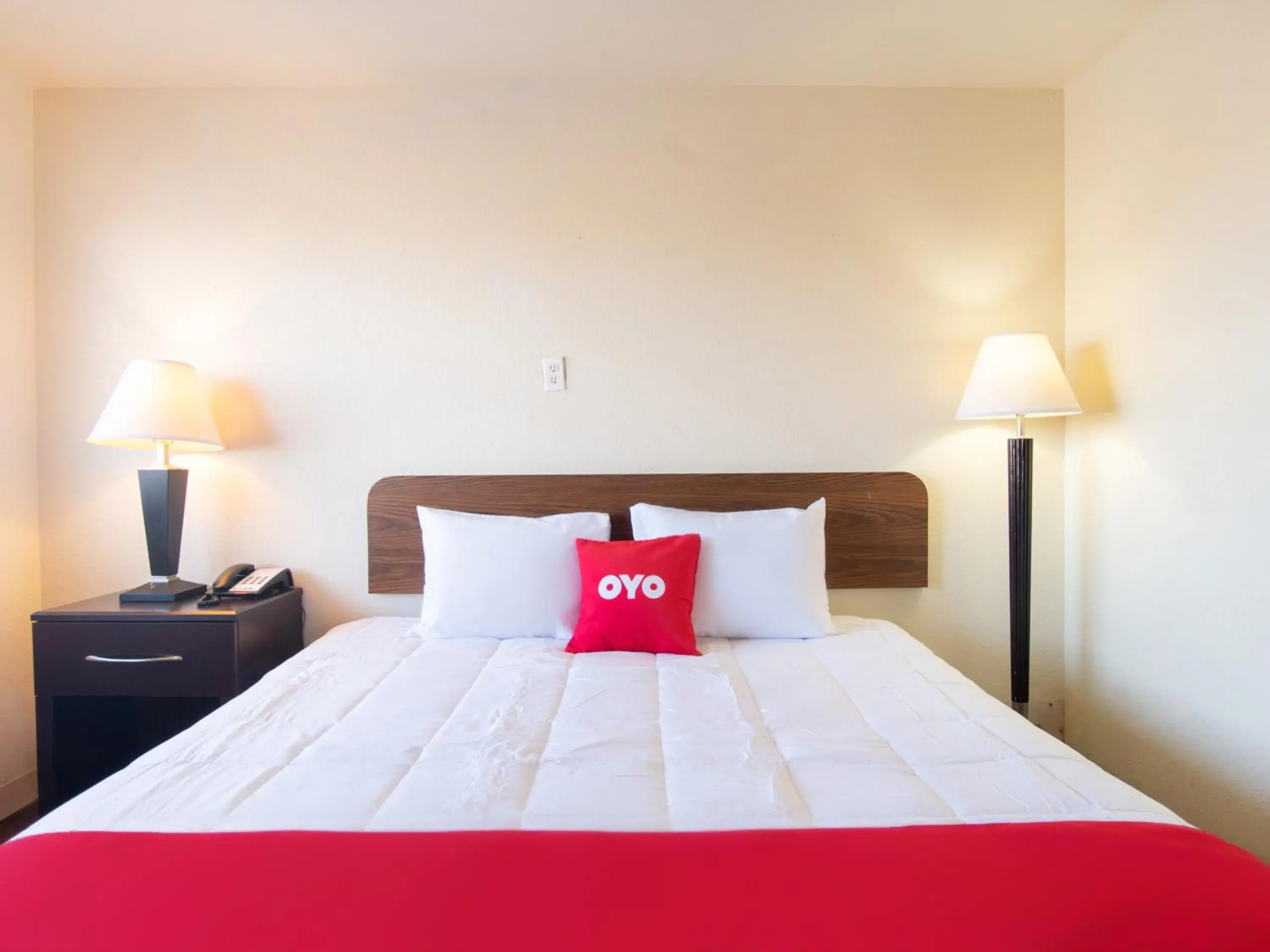 King Bed Smoking - single occupancy in OYO Hotel Oklahoma City Northeast King Bed Smoking - single occupancy in OYO Hotel Oklahoma City Northeast