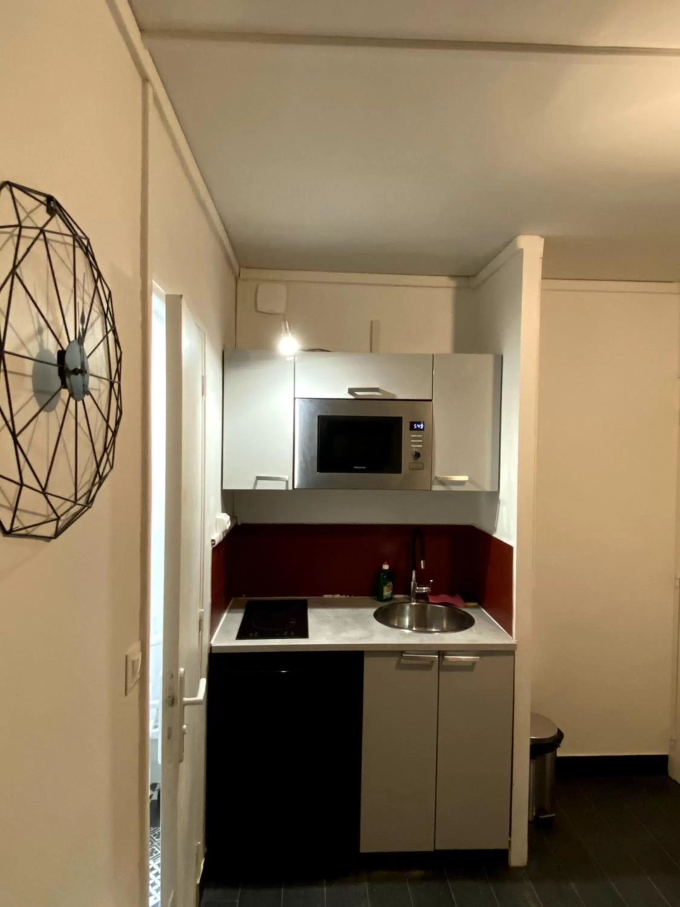 Kitchen or kitchenette in Lh Rooms Location
