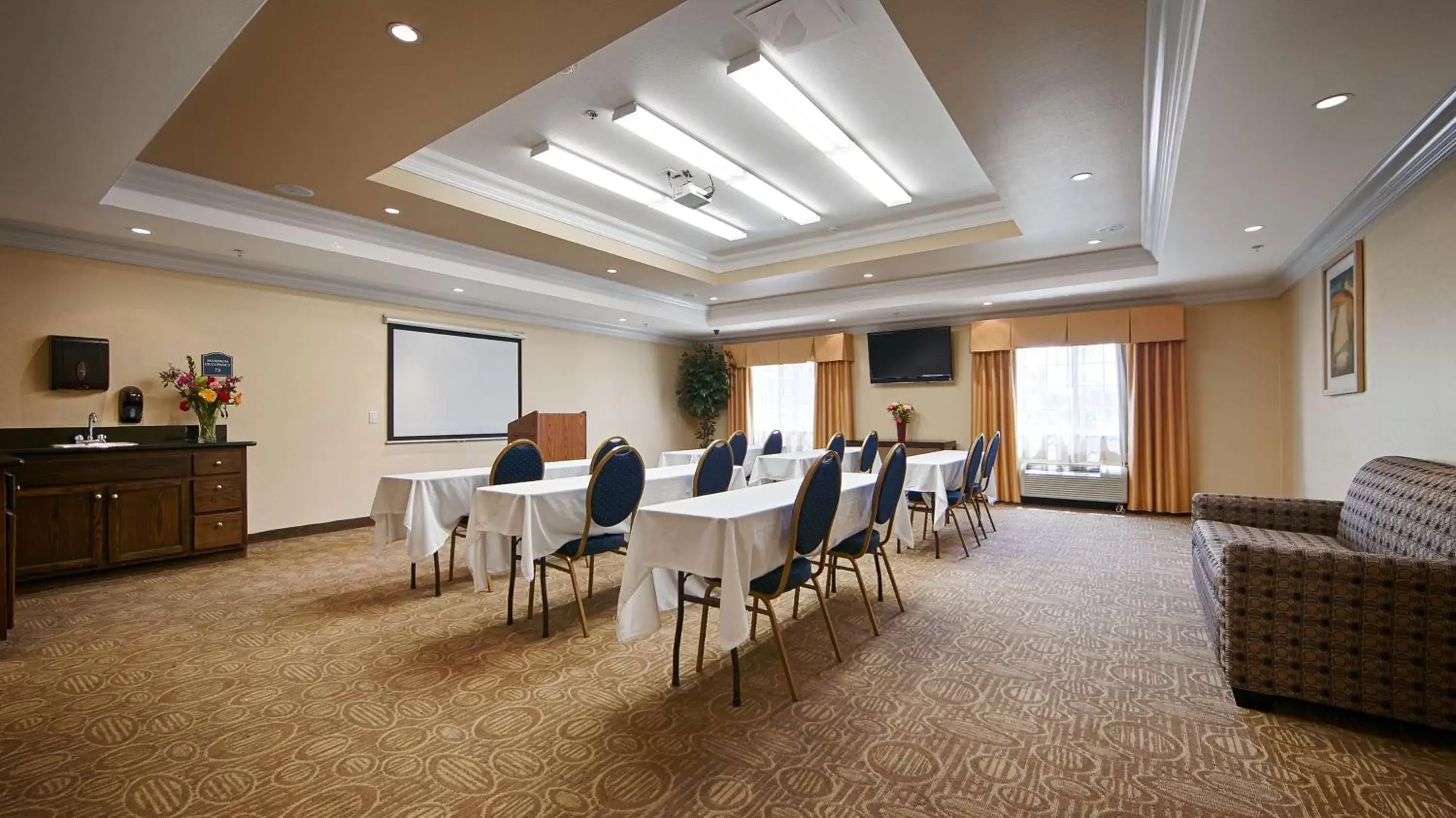 Meeting/conference room in Best Western Plus Wasco Inn & Suites