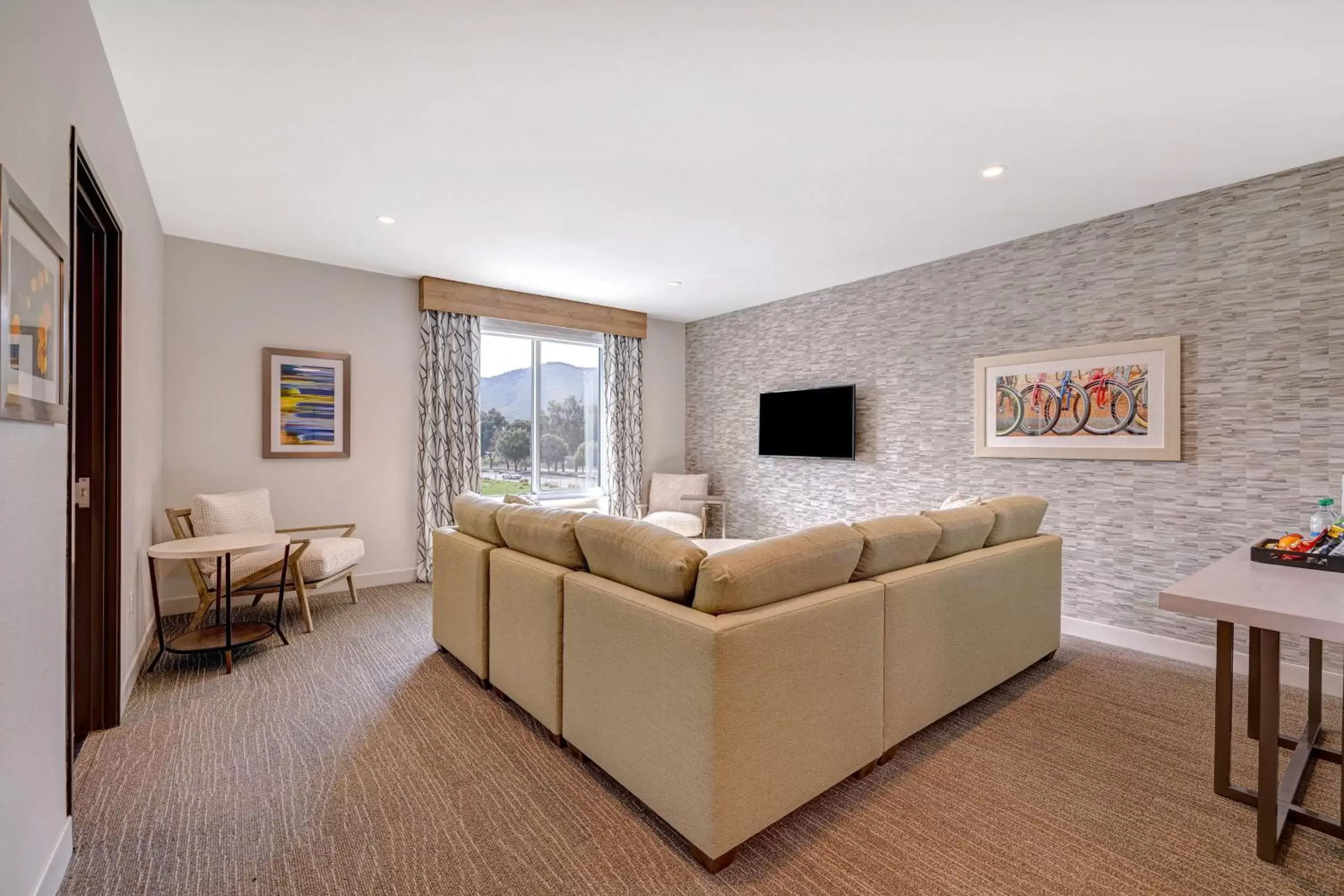 Living room, Seating Area in Hilton Garden Inn Temecula