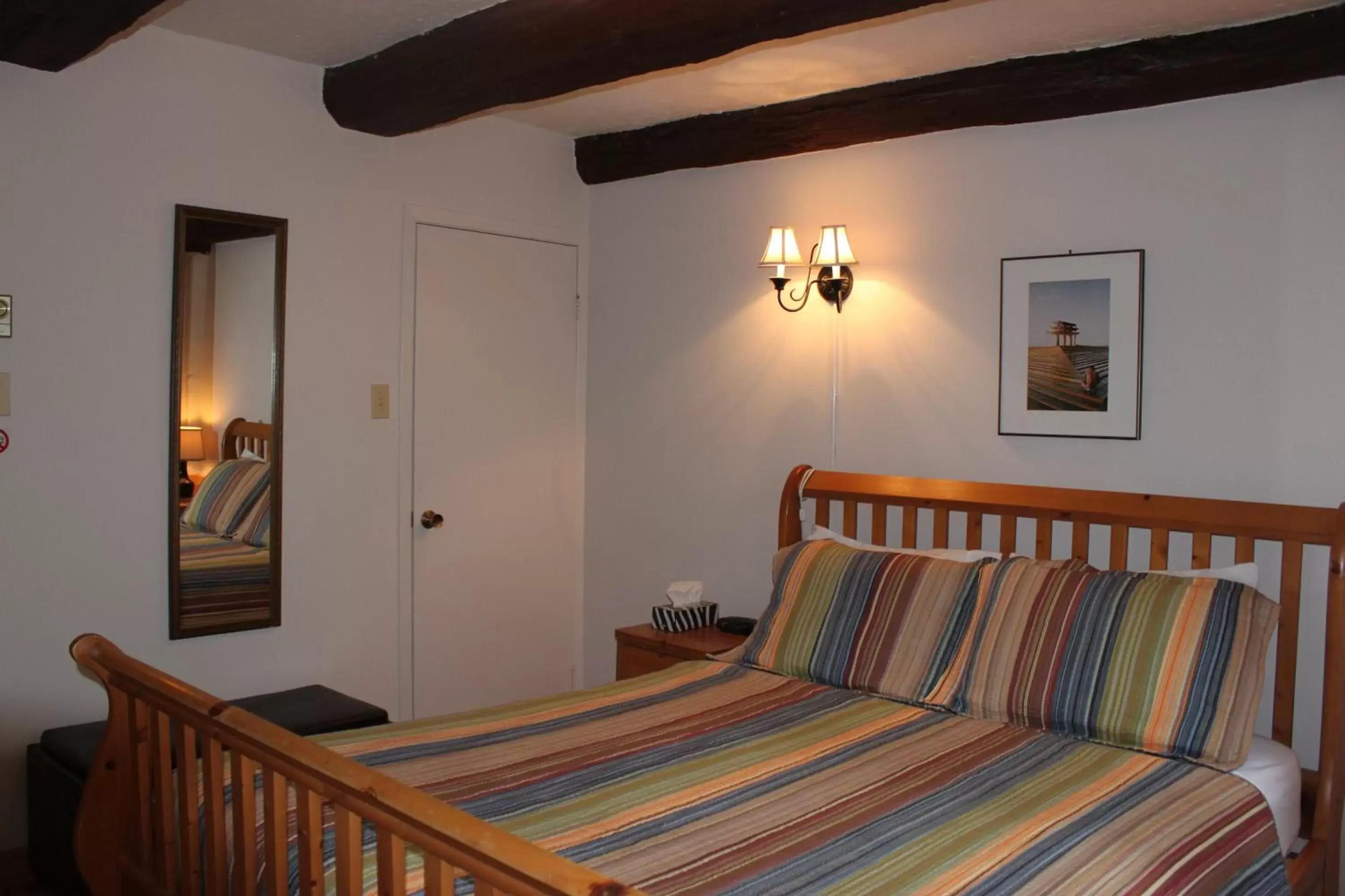 Bed in La Grange Country Inn