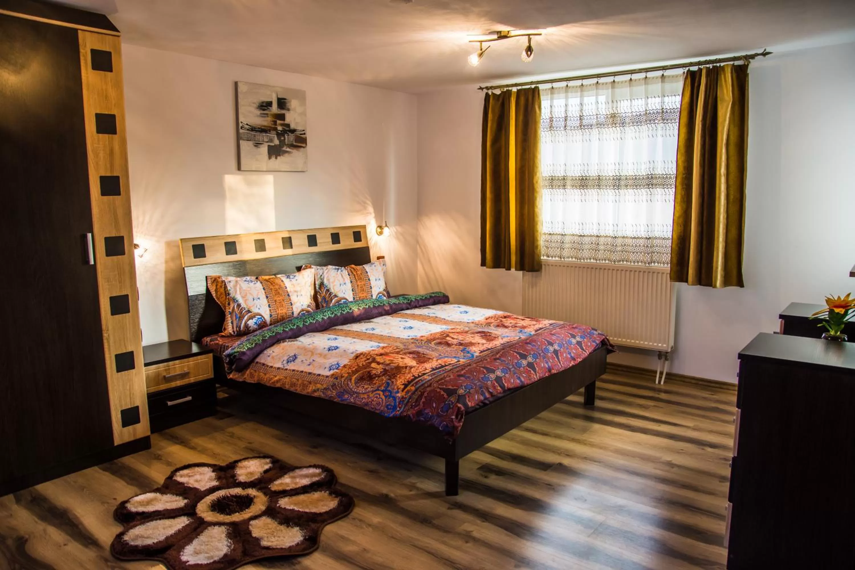 Property building, Bed in Pensiunea SilvAnka