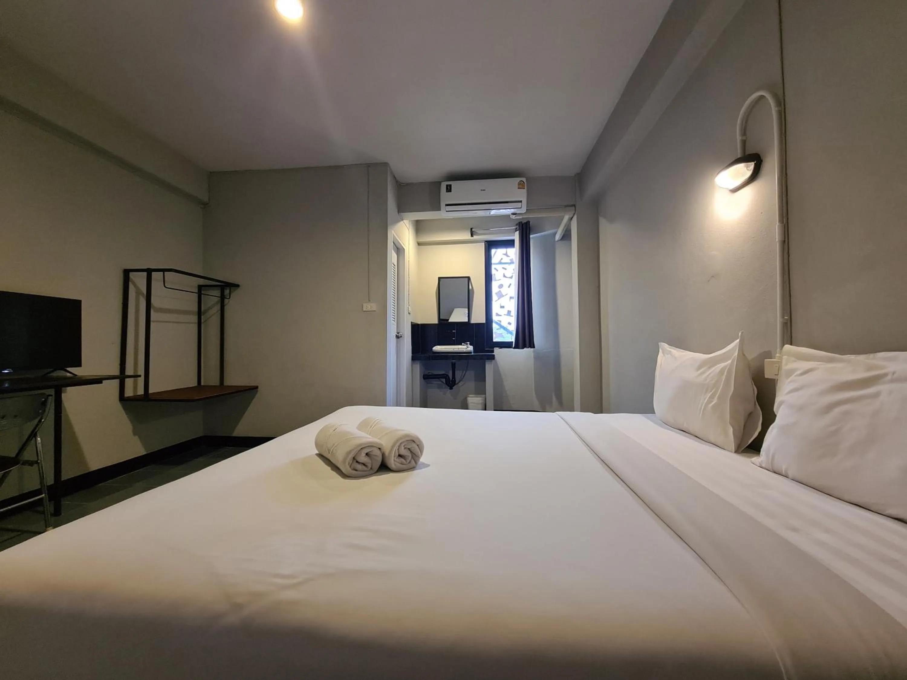 Bed in The 8 Factory Hotel Phitsanulok