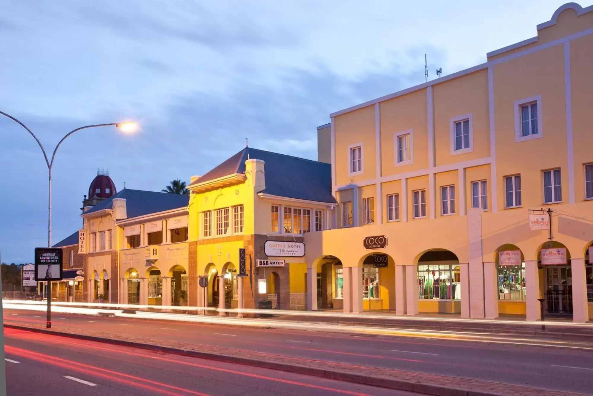 Facade/entrance, Property Building in Queens Hotel by BON Hotels