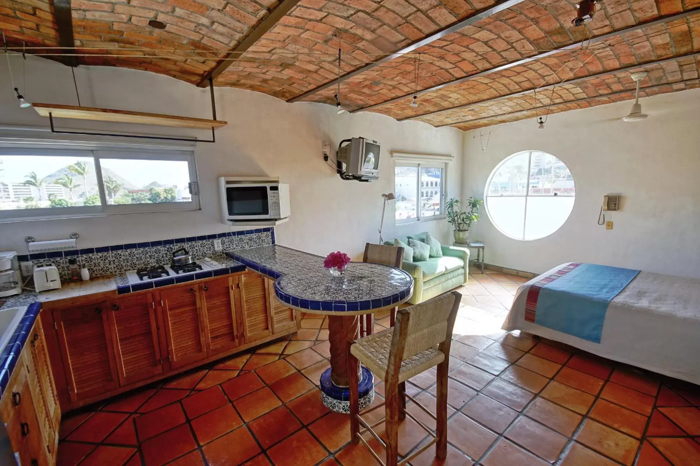 Kitchen/Kitchenette in Los Milagros Hotel