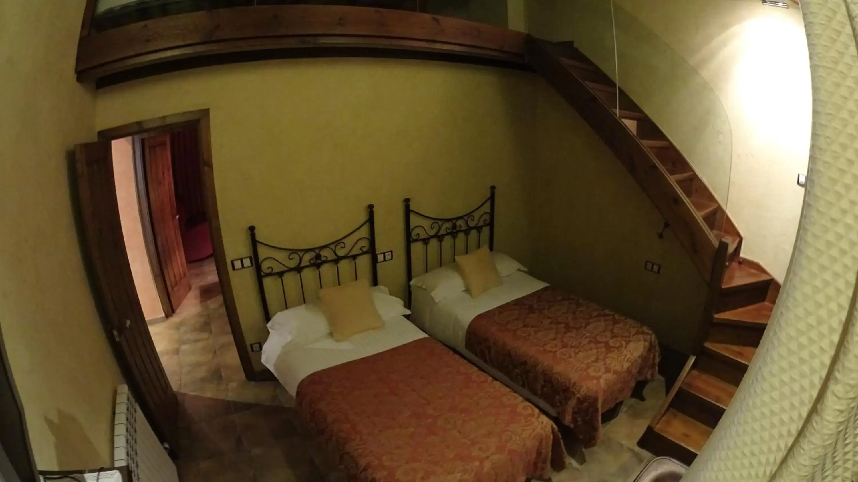 Photo of the whole room, Bed in La Casassa de Ribes