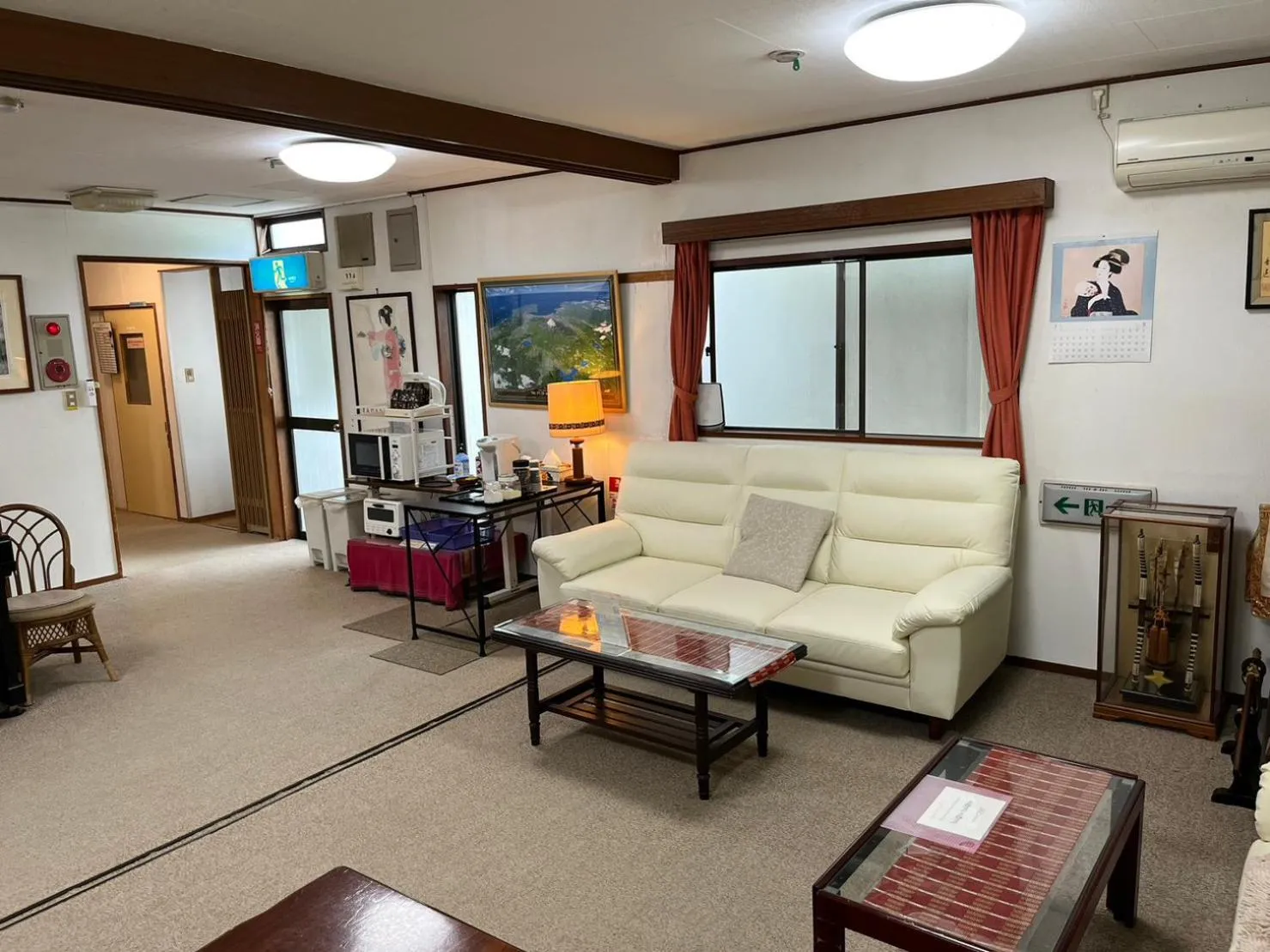 Communal lounge/ TV room in Fuji-Hakone Guest House