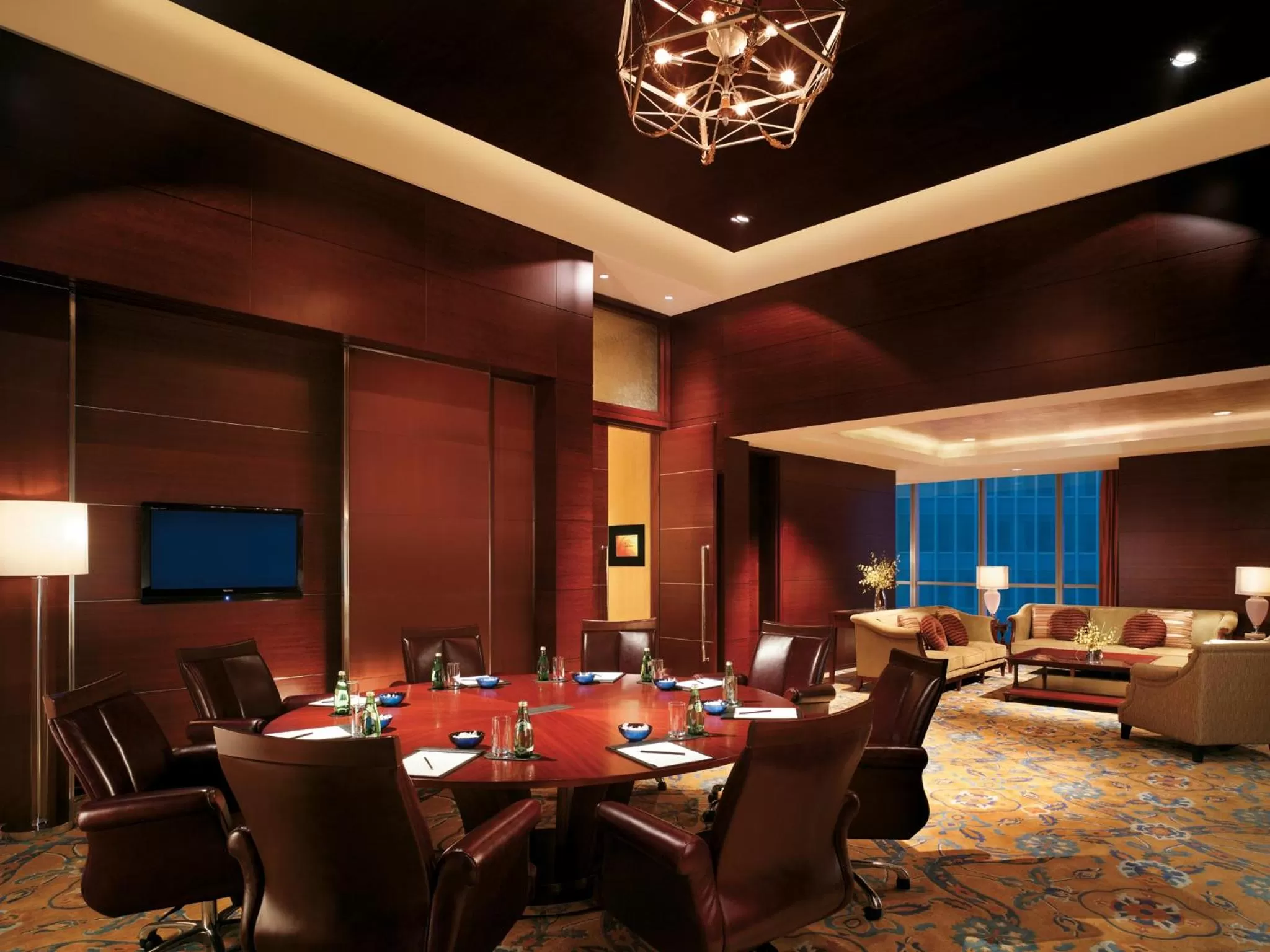 Business facilities in Shangri-La Qingdao - May Fourth Square