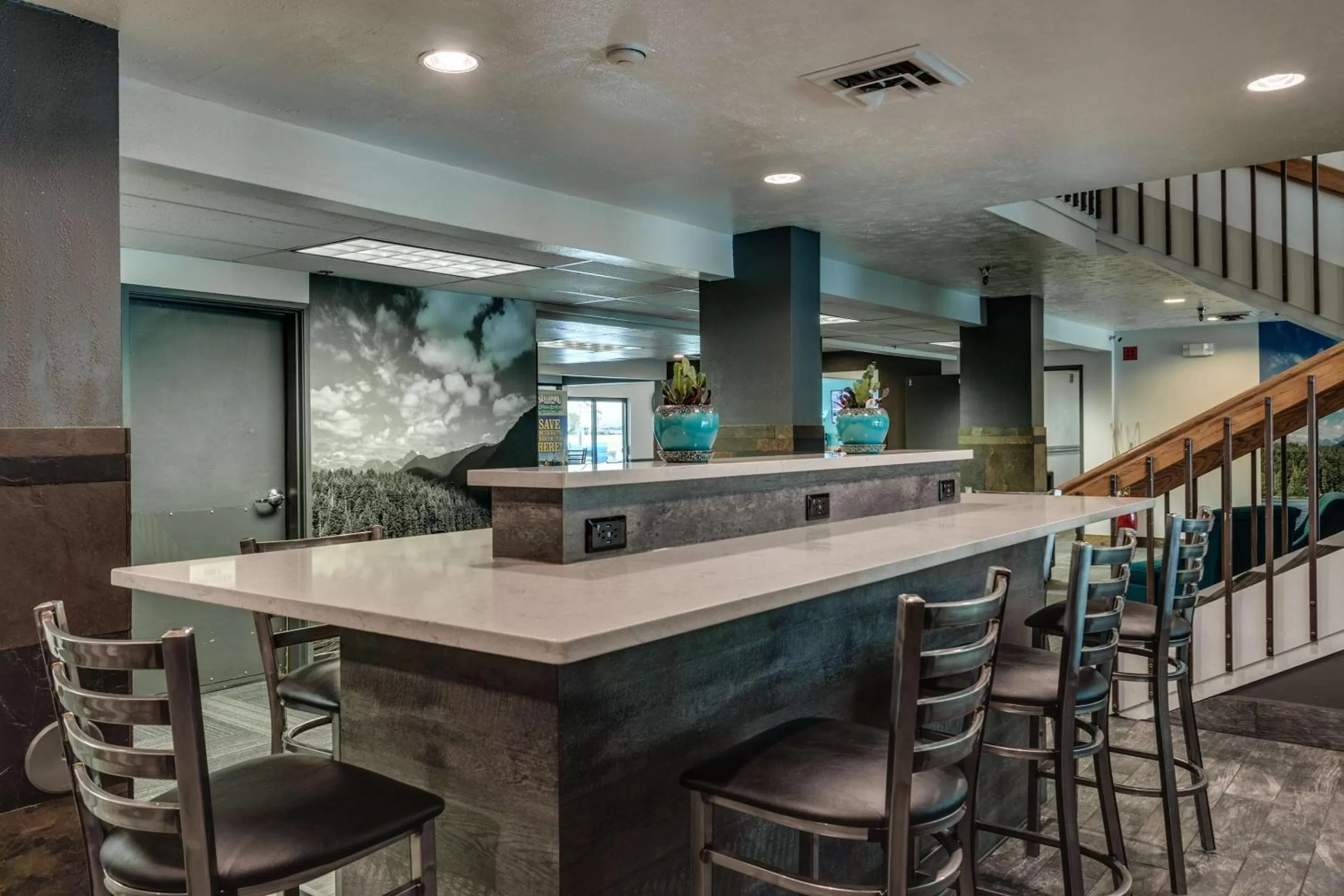 Communal lounge/ TV room in SureStay Plus Hotel by Best Western Post Falls