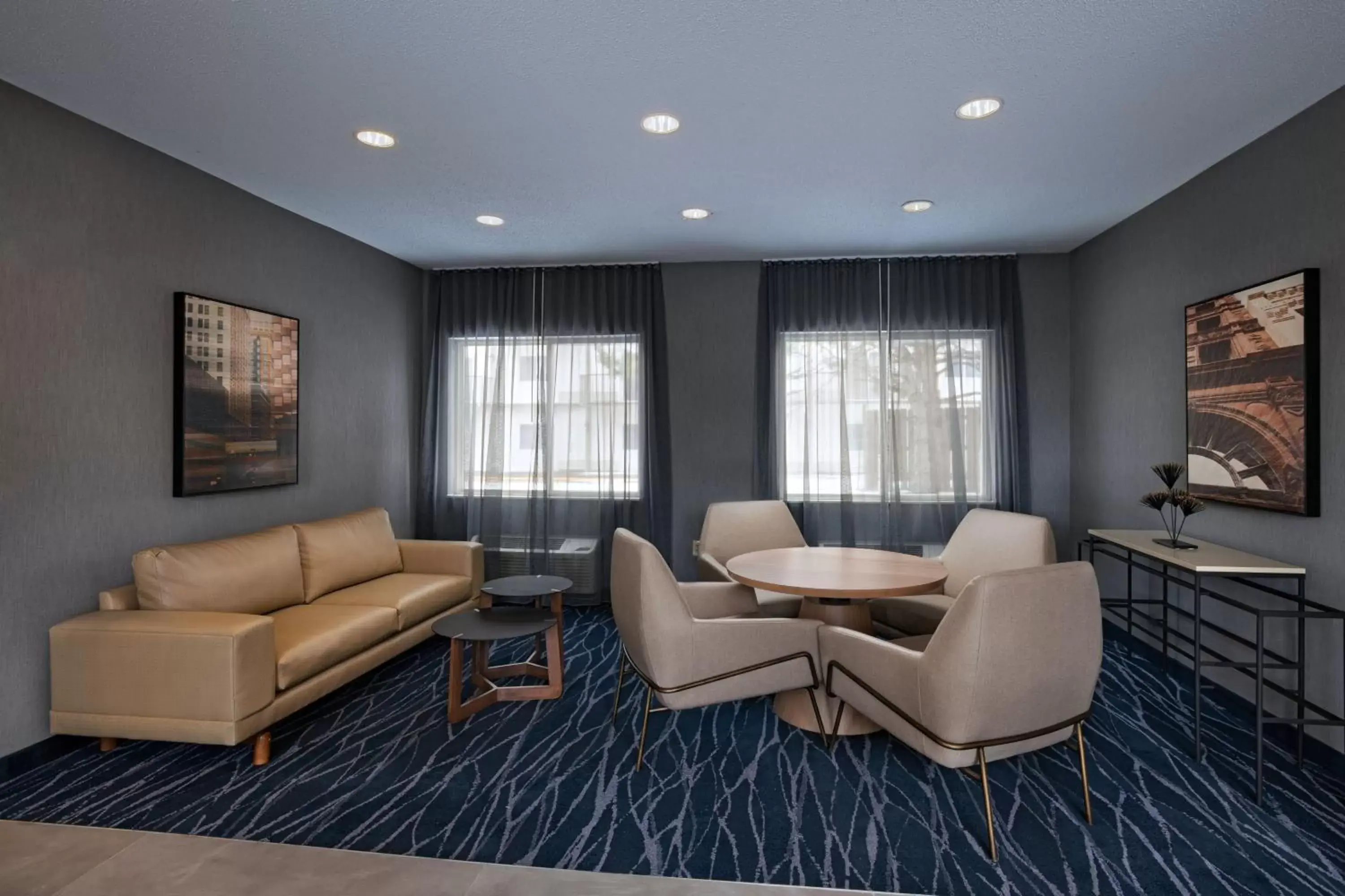 Lounge or bar, Seating Area in Fairfield Inn & Suites Kansas City Airport