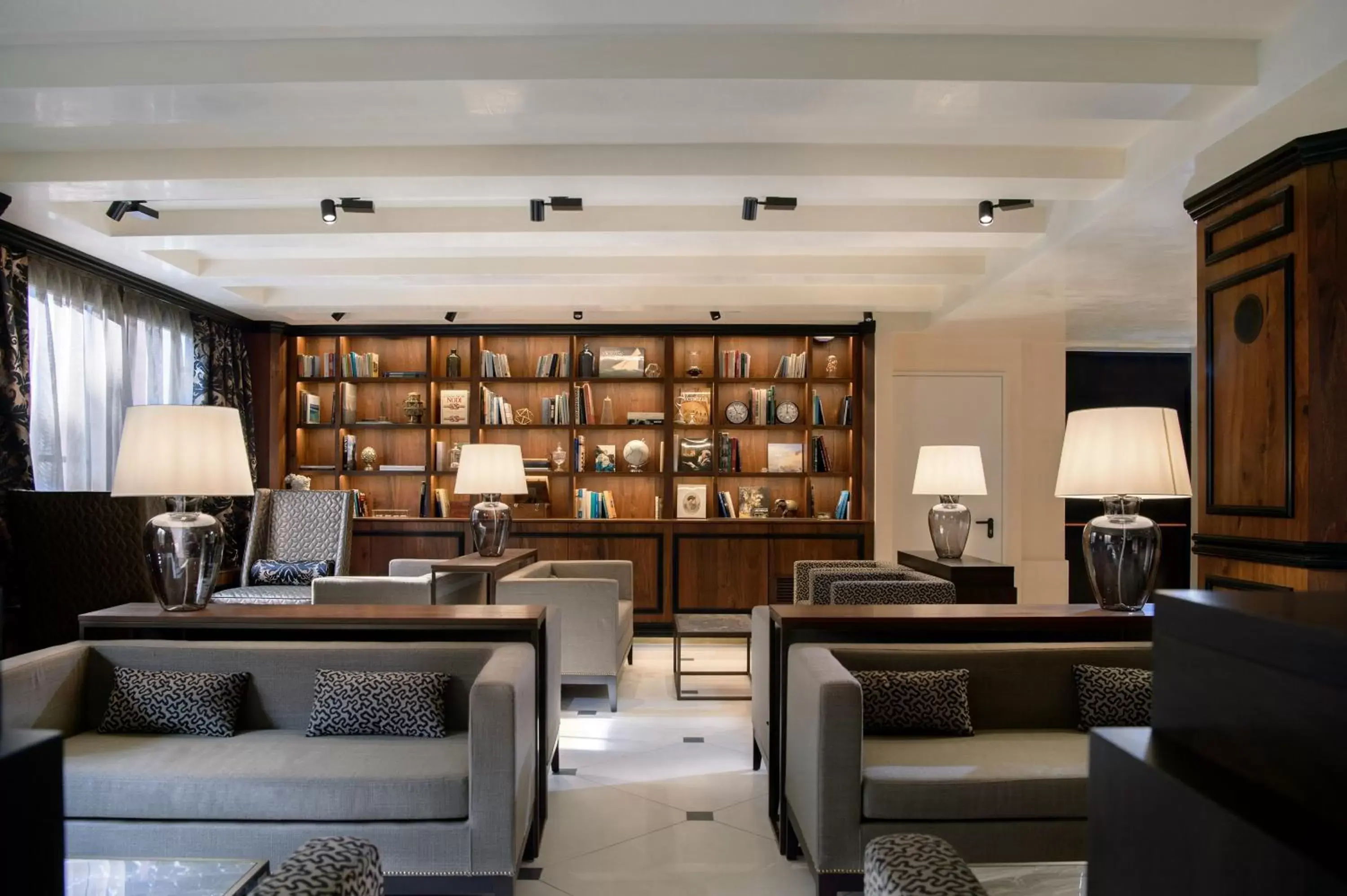 Library, Seating Area in Palazzo Veneziano - Venice Collection