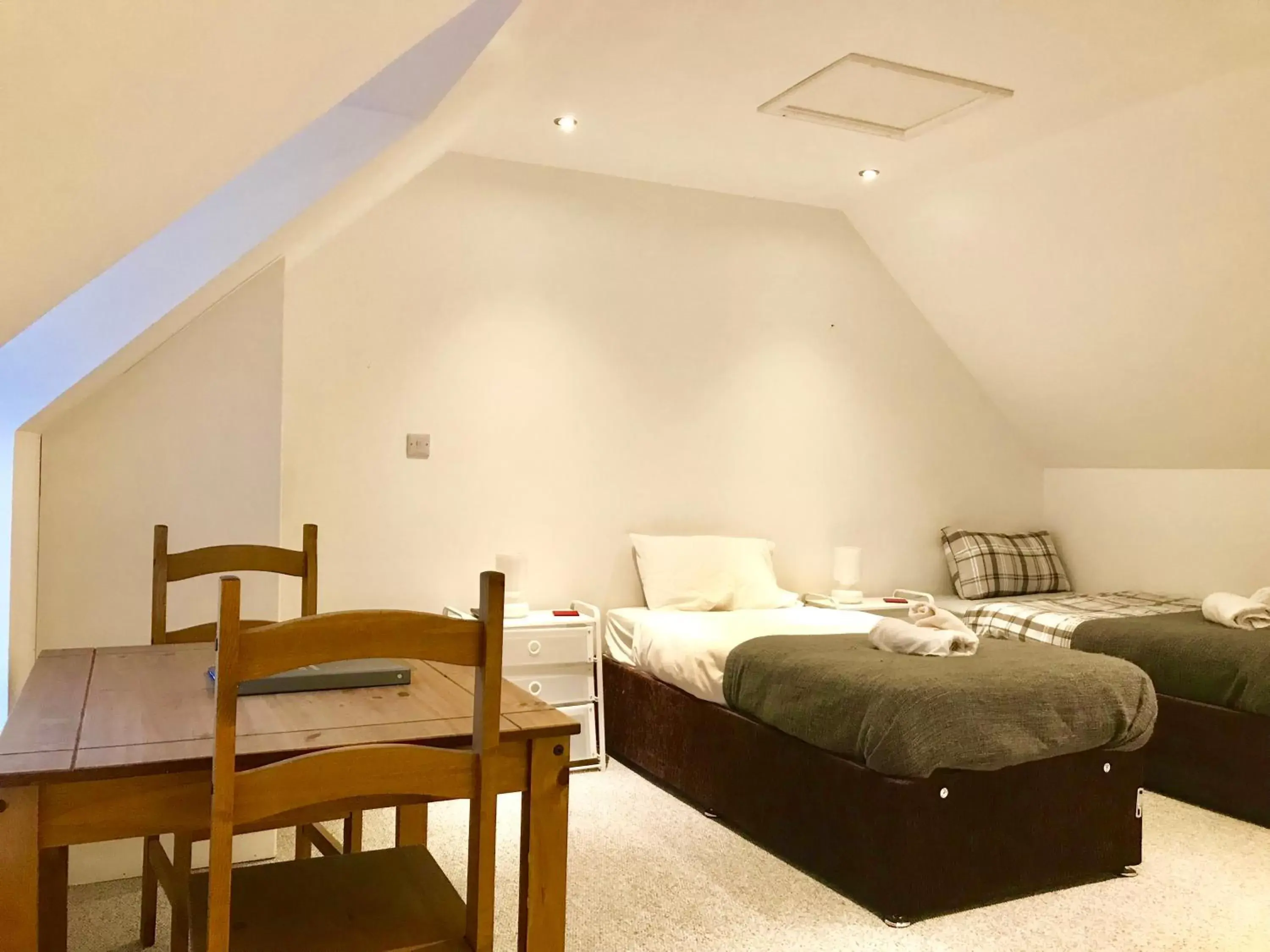 Bedroom, Bed in Drumdevan Country House, Inverness