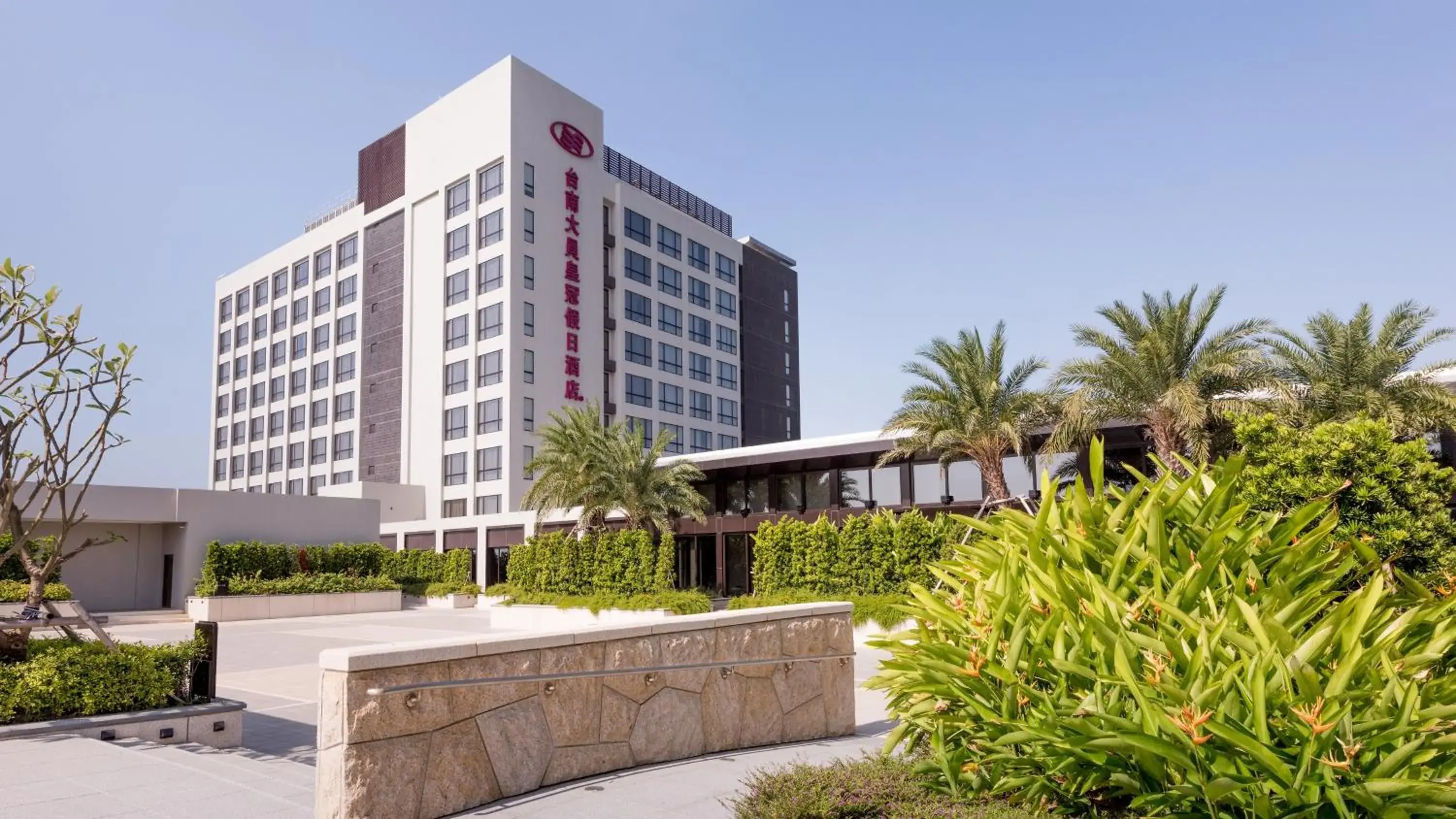 Lobby or reception, Property Building in Crowne Plaza Tainan, an IHG Hotel