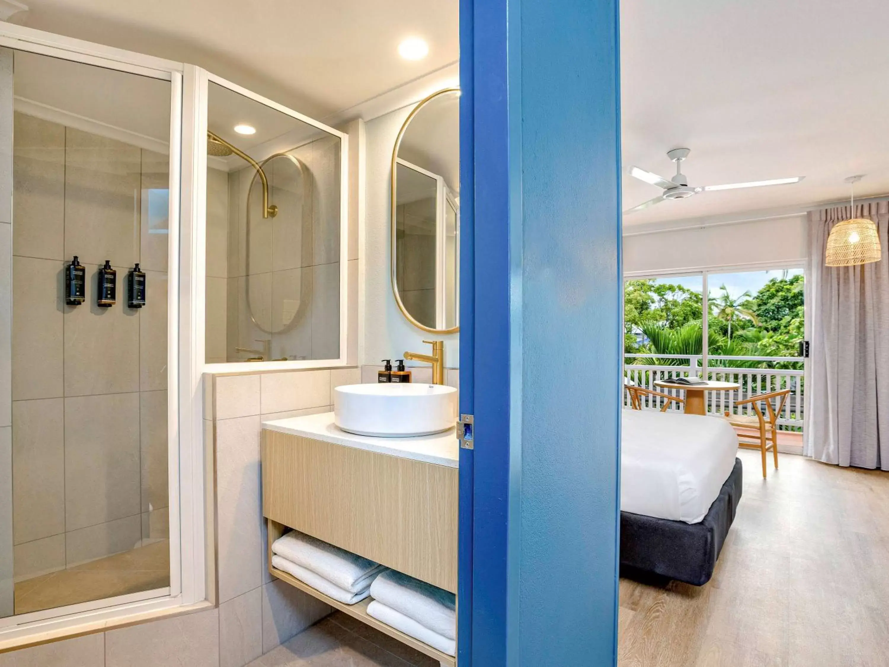 Bathroom in Mercure Cairns