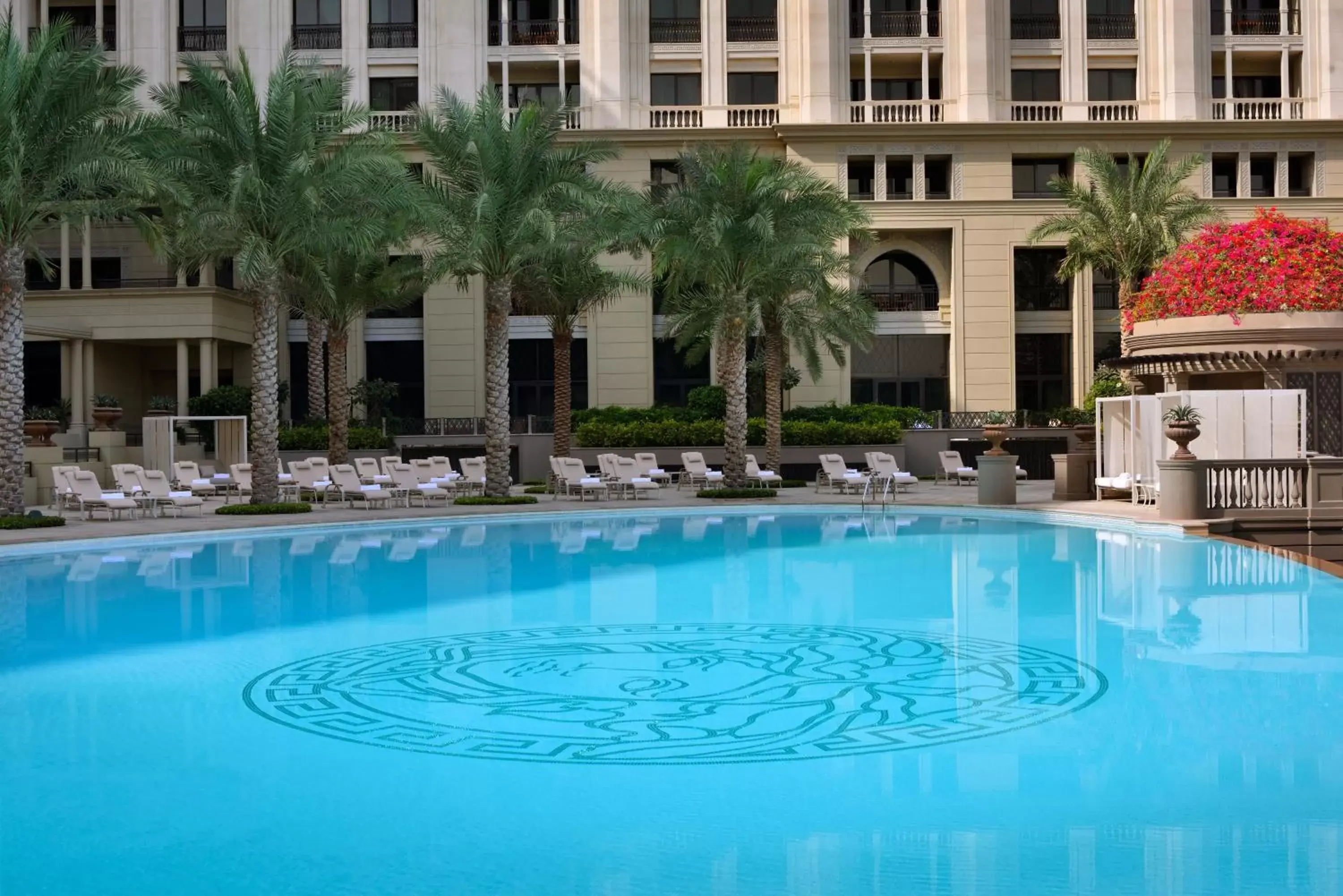 Swimming pool in Palazzo Versace Dubai Swimming pool in Palazzo Versace Dubai