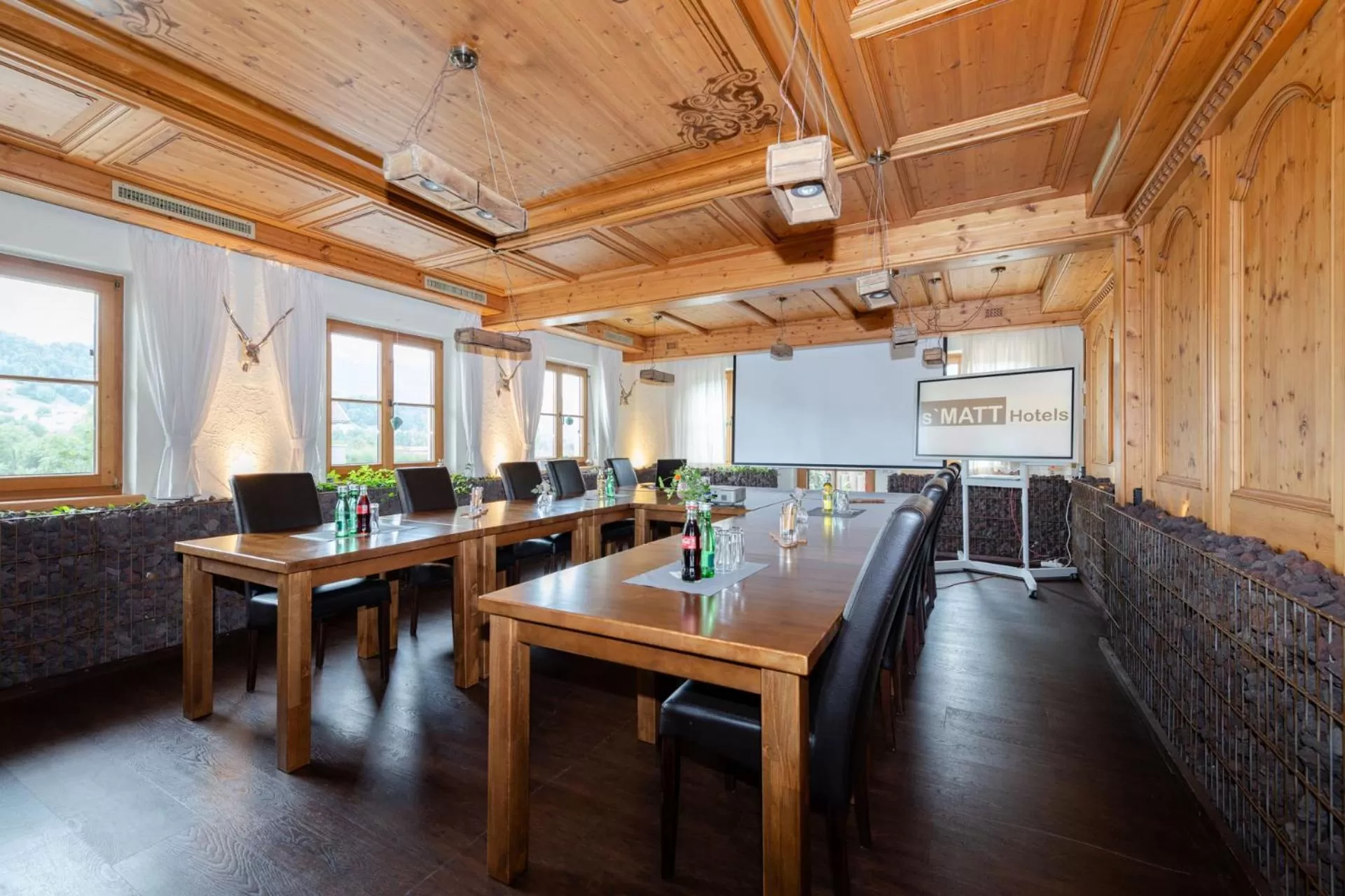 Business facilities in S'Matt 3