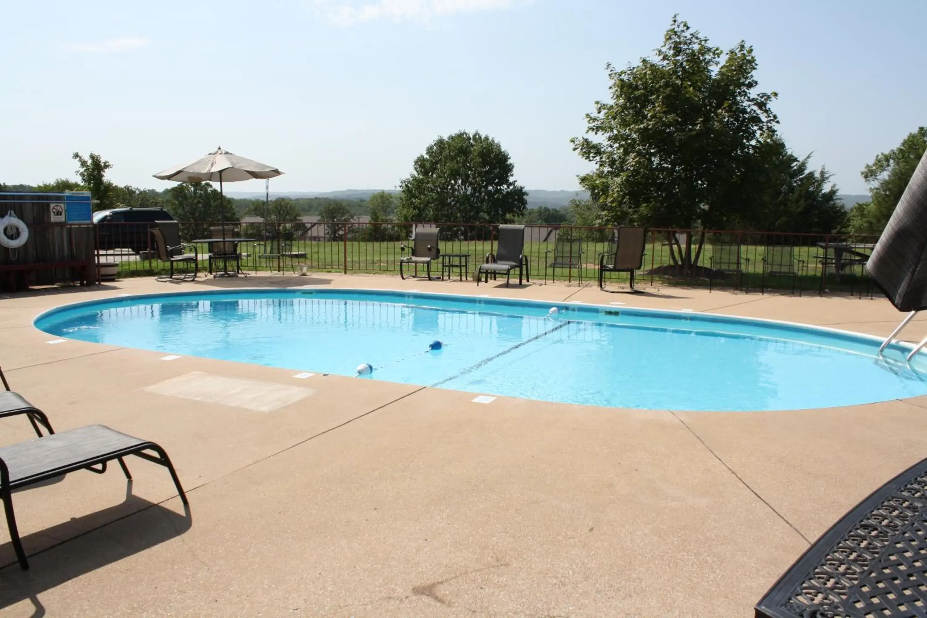 Swimming Pool in Outback Roadhouse Motel & Suites Branson