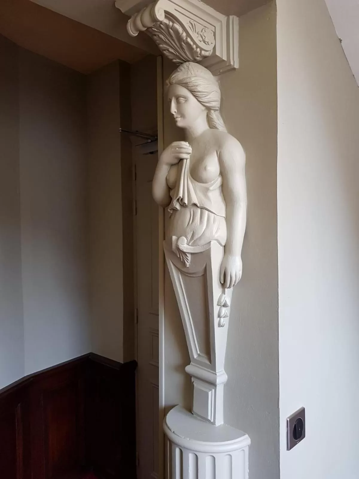 Property building in Les Cabines