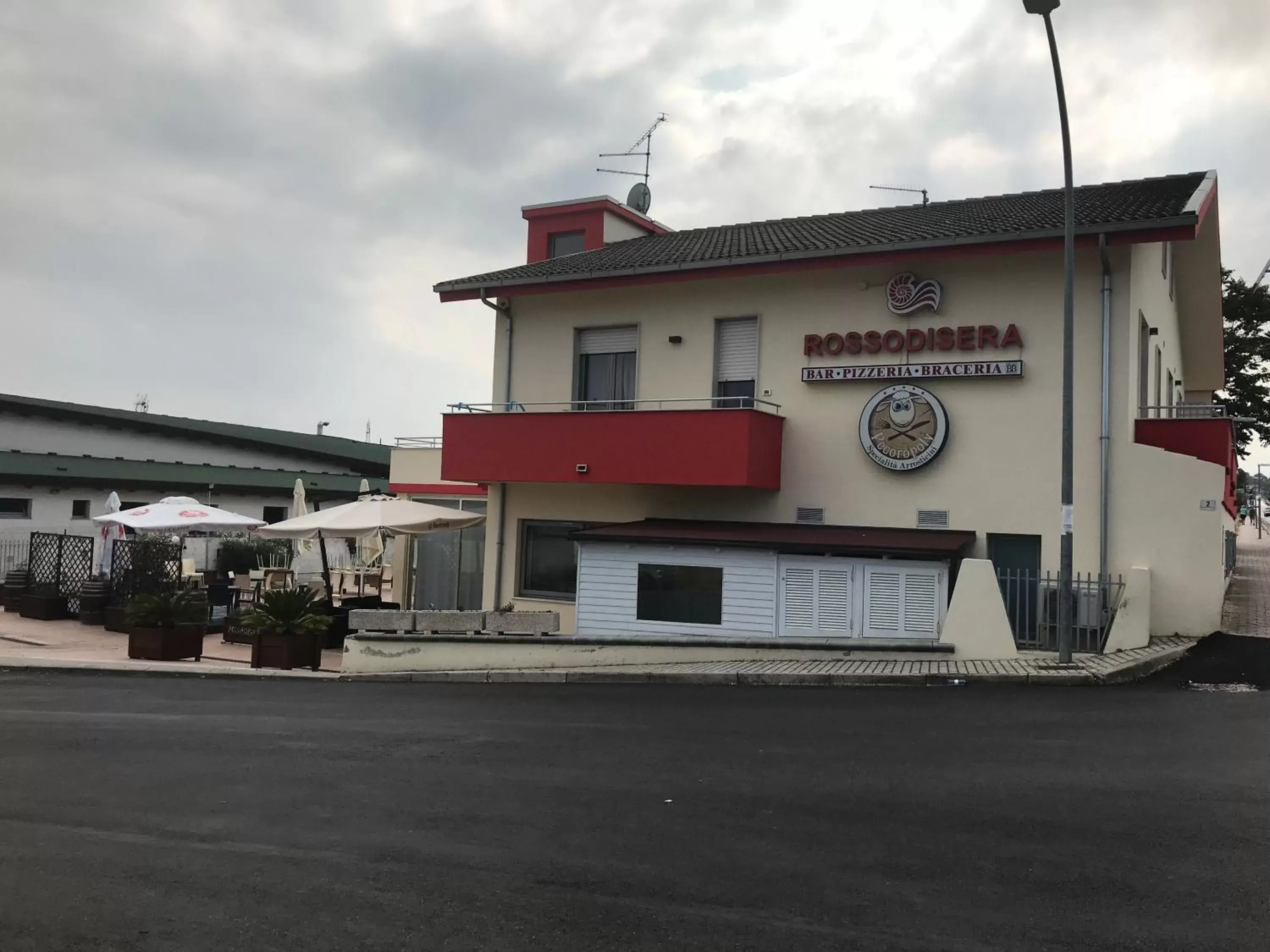 Facade/entrance, Property Building in Rosso Di Sera