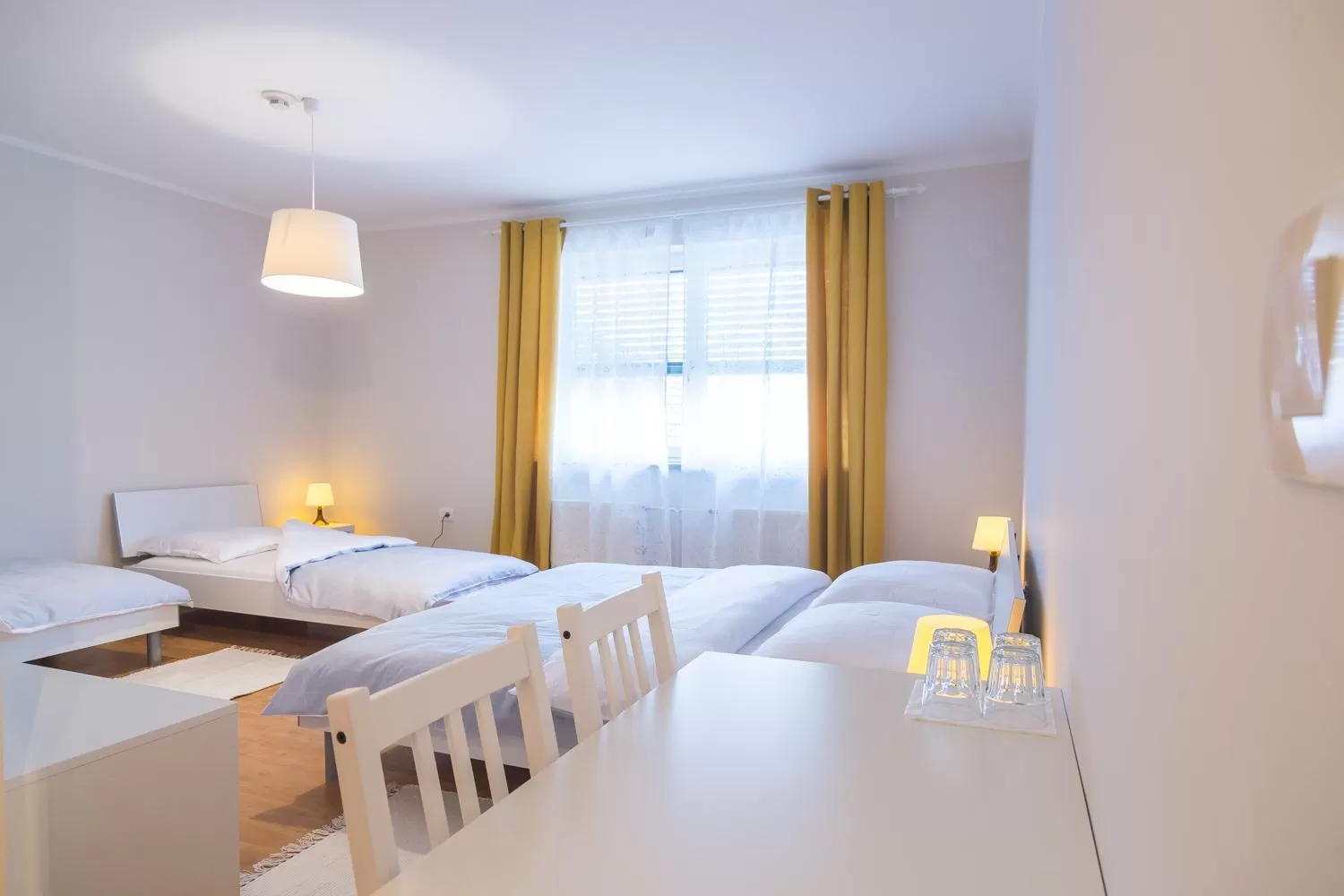 Bed in HOP HOUSE Garni Hotel