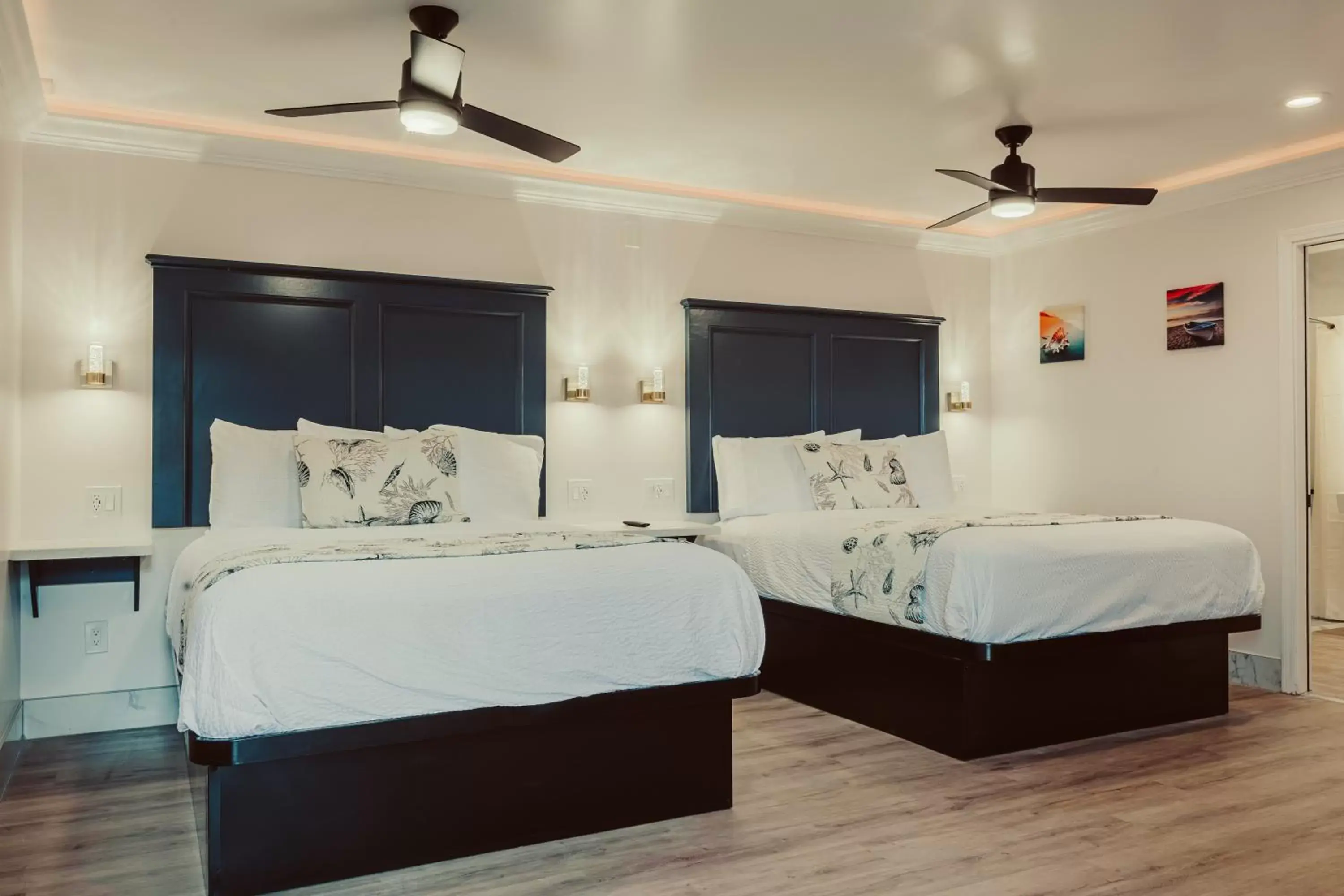 Bed in Blufftop Inn & Suites - Wharf/Restaurant District Bed in Blufftop Inn & Suites - Wharf/Restaurant District