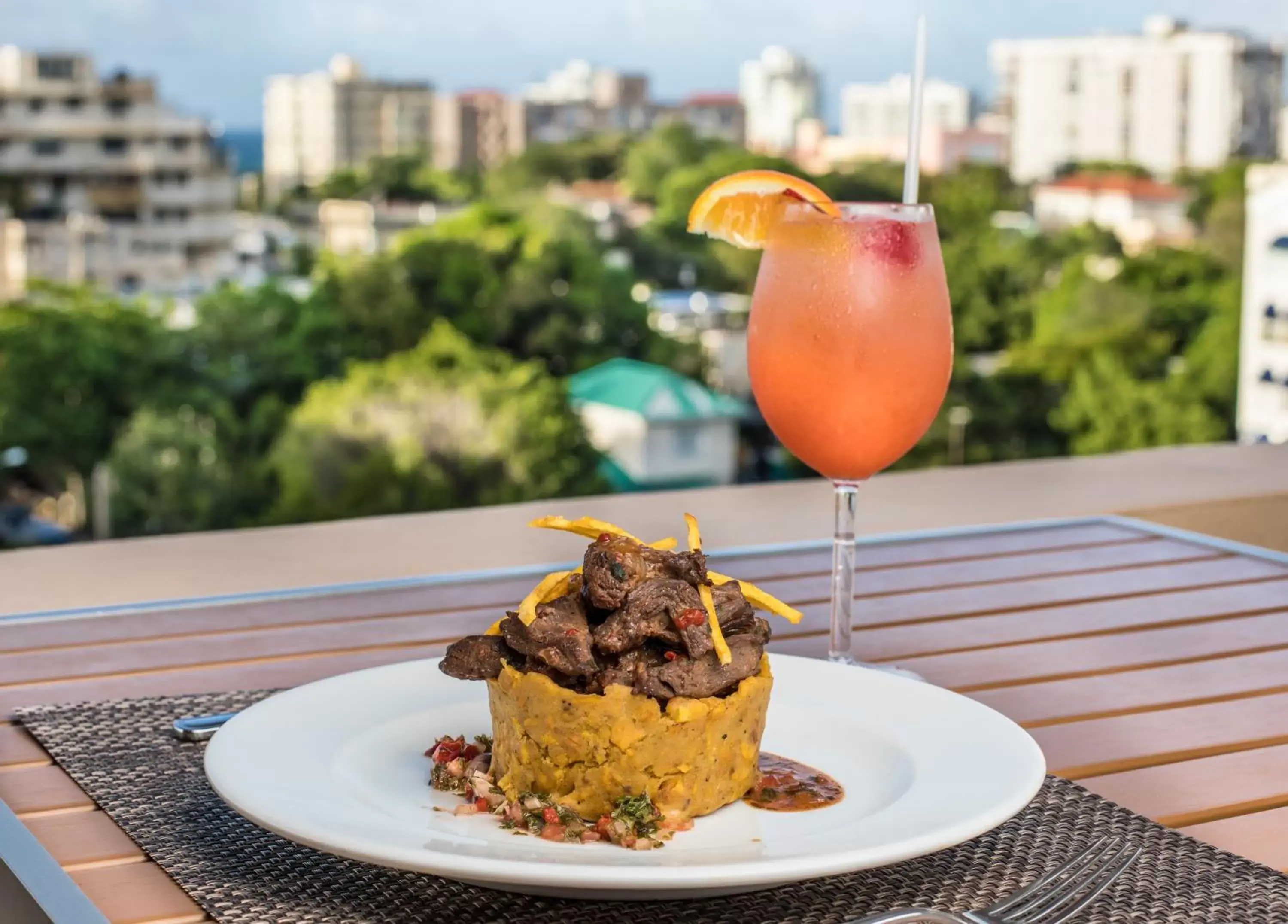 Food and drinks in Ciqala Luxury Suites - San Juan