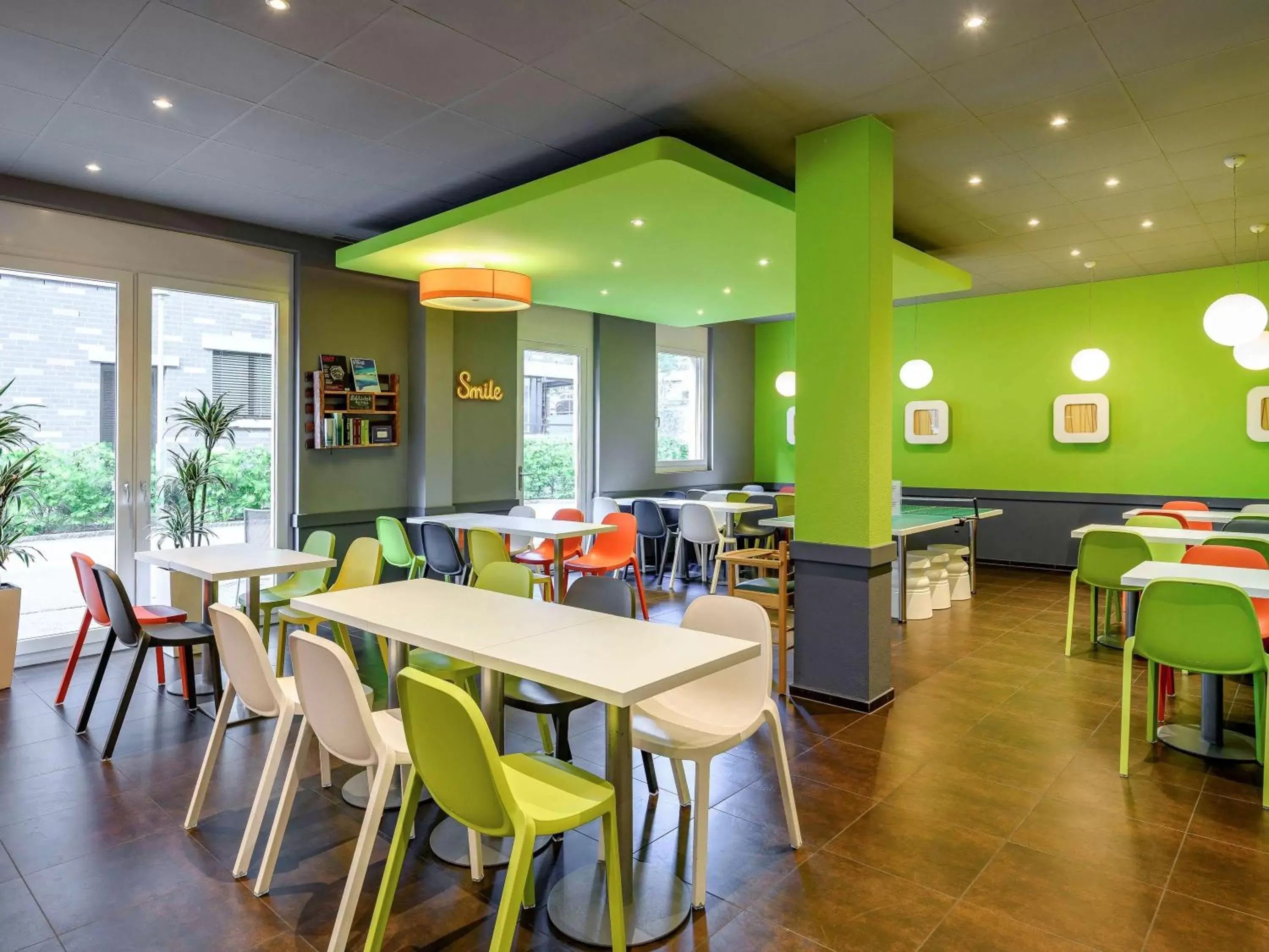 Restaurant/Places to Eat in ibis budget Winterthur