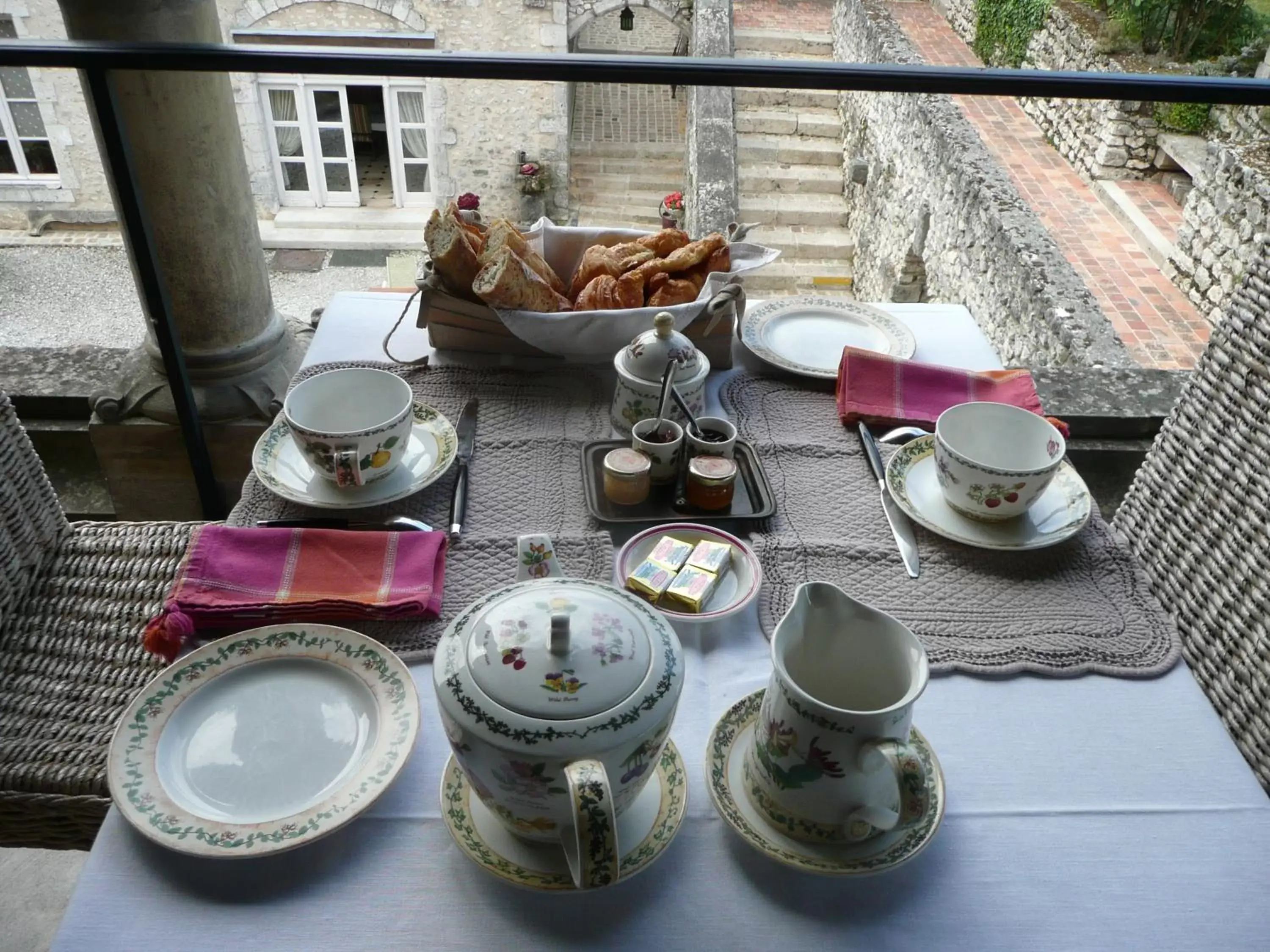 Patio in Demeure des Vieux Bains