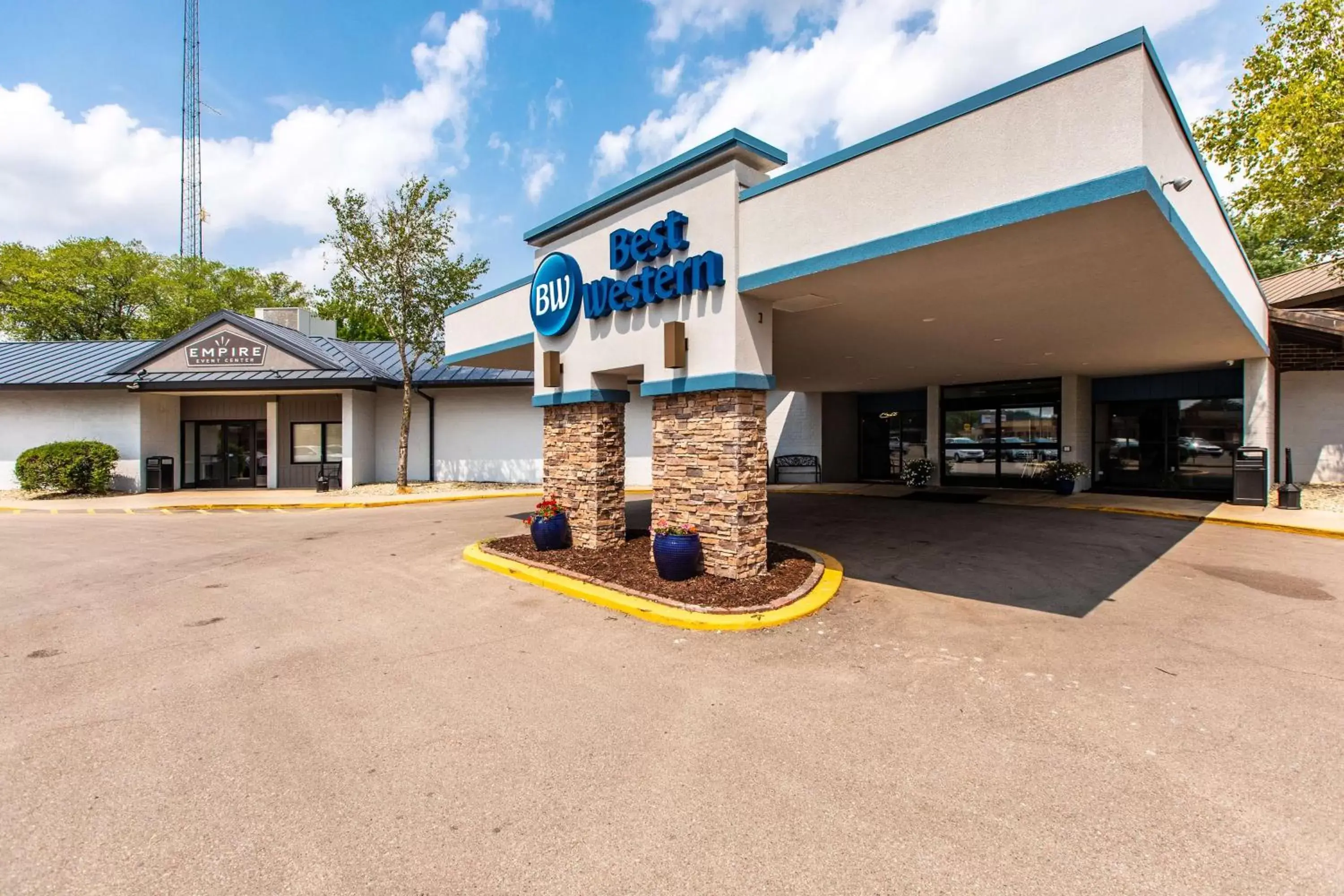 Property Building in Best Western Rochester Hotel Mayo Clinic Area/ St. Mary's