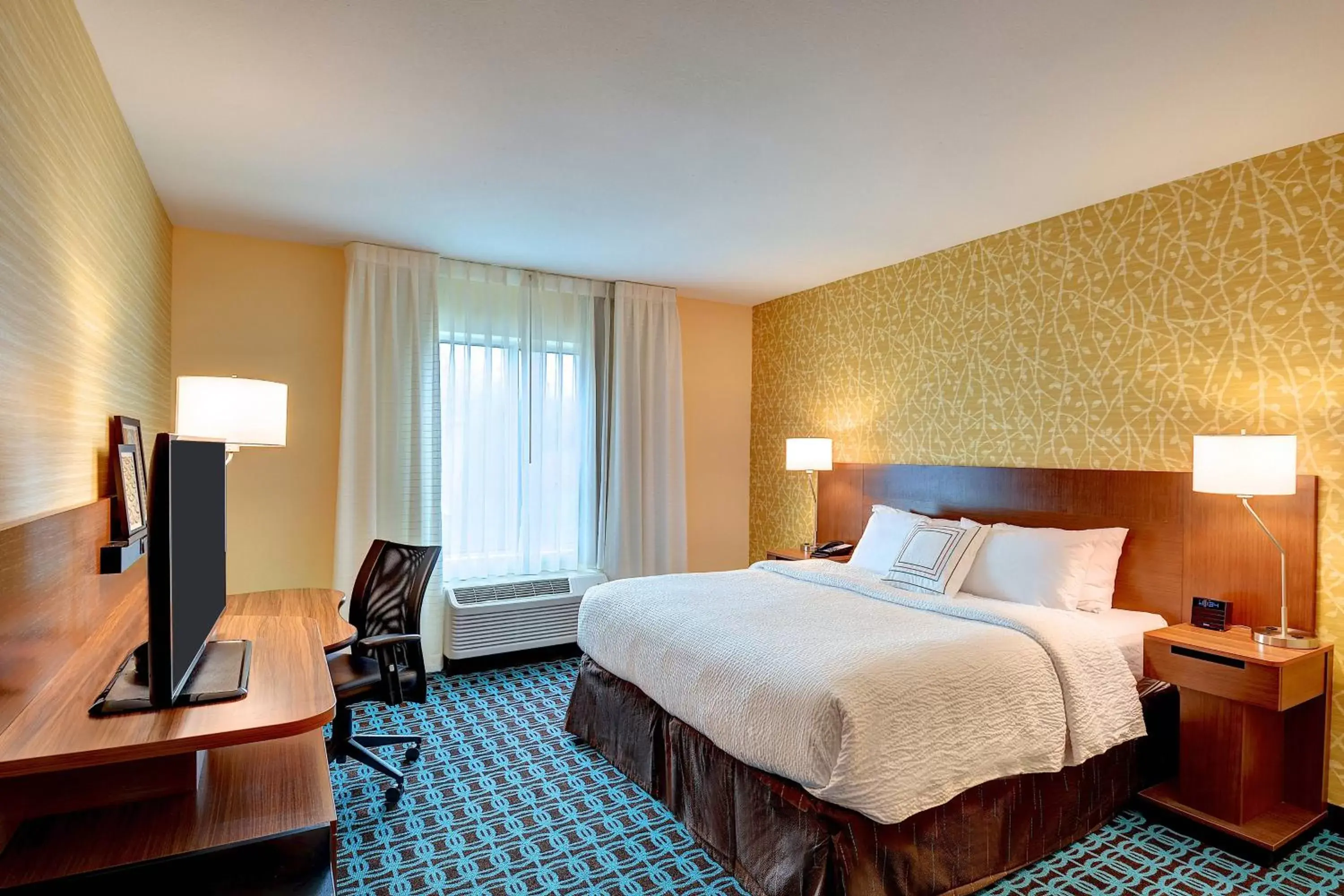 Photo of the whole room, Bed in Fairfield Inn & Suites by Marriott Nashville Downtown-MetroCenter