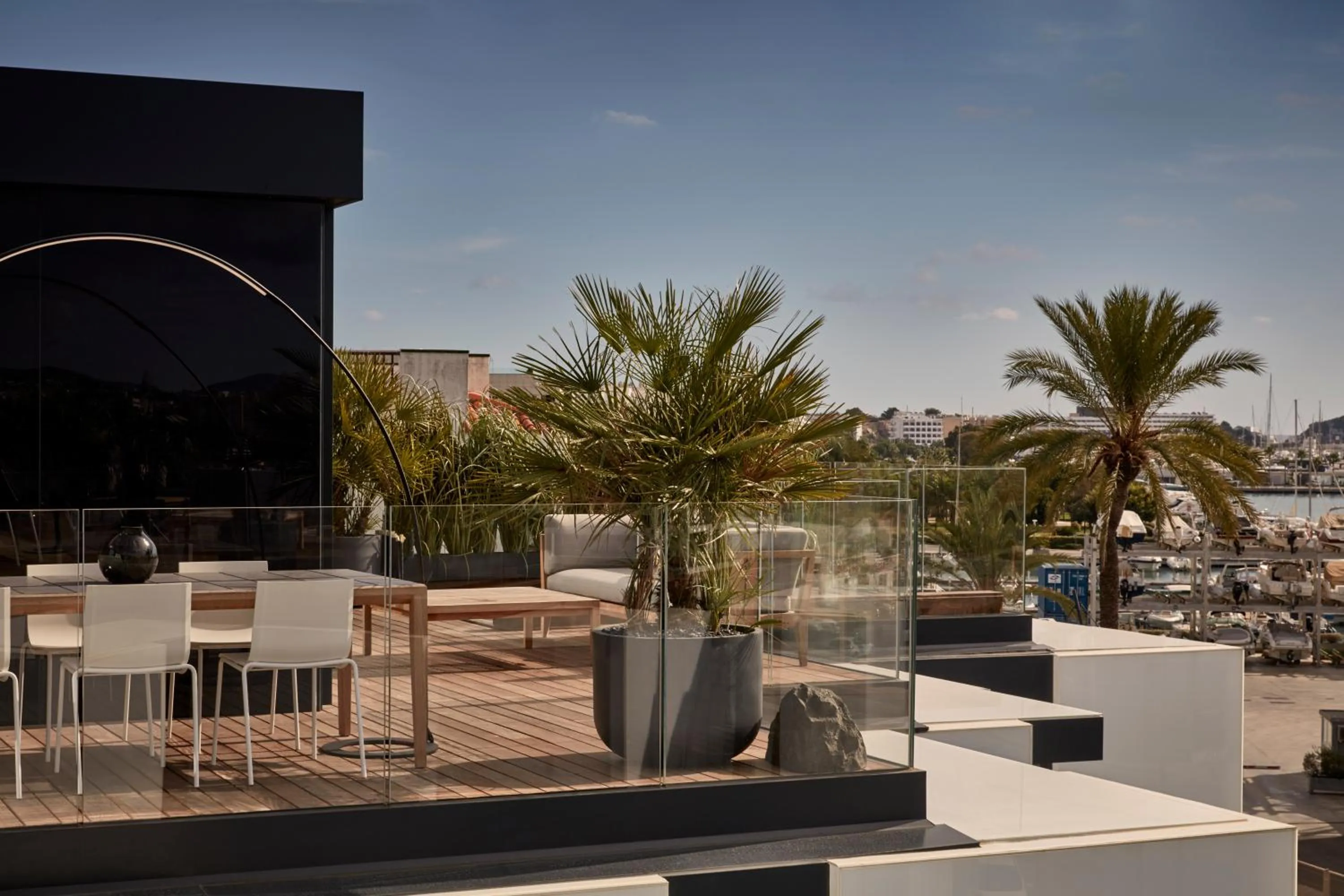 Facade/entrance in Sir Joan Hotel, part of Sircle Collection