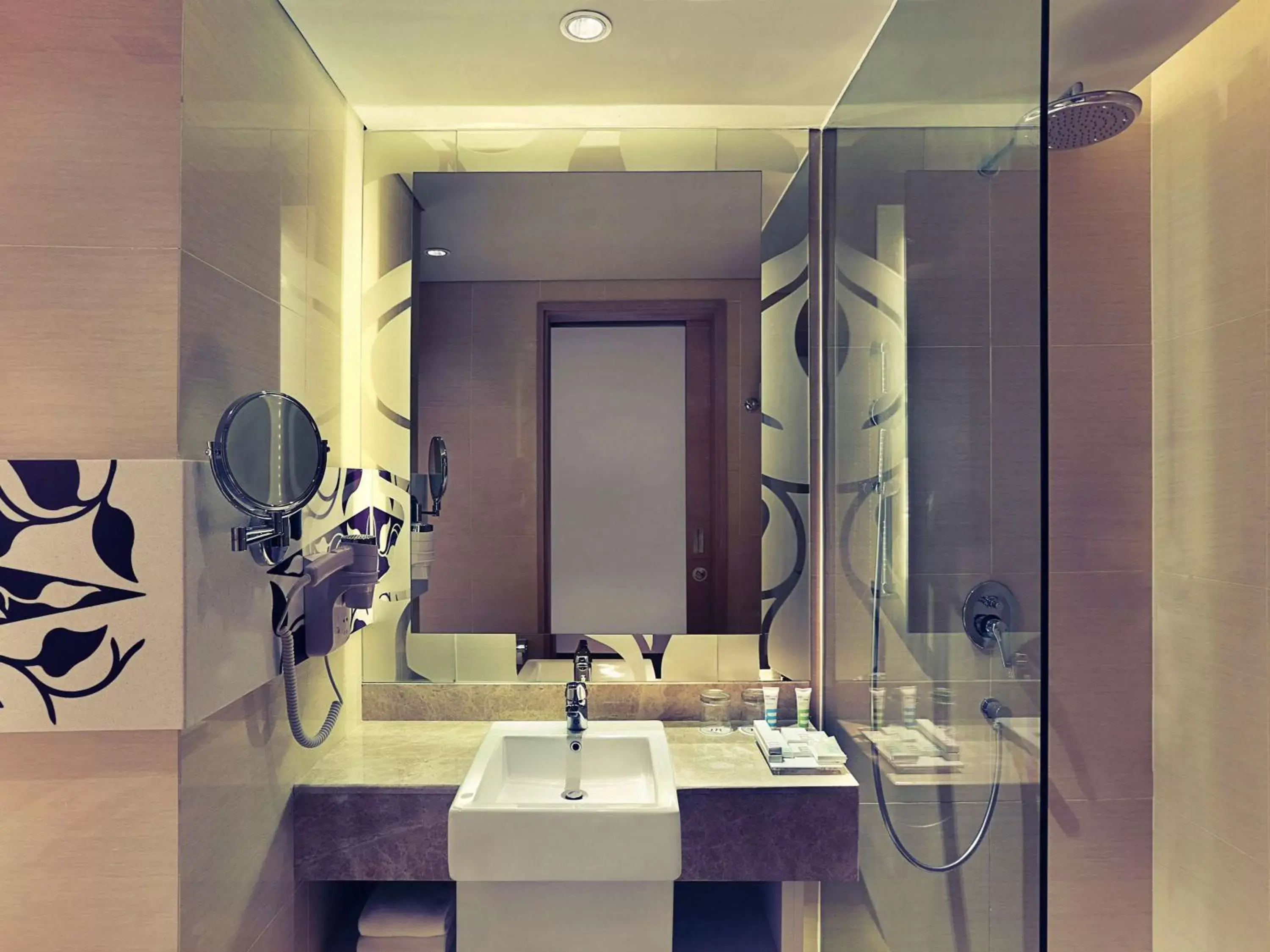 Photo of the whole room, Bathroom in Mercure Jakarta Sabang