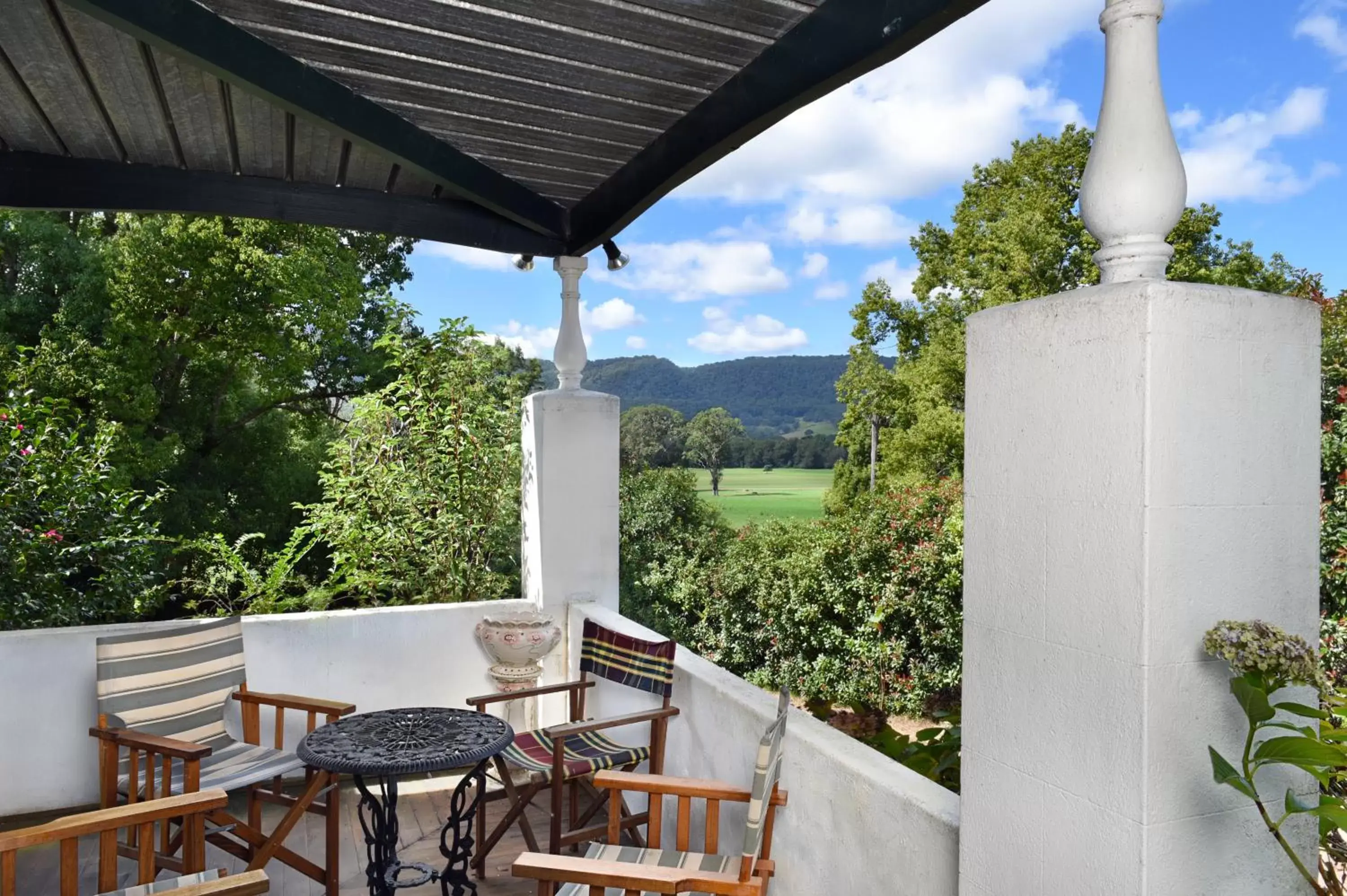 Mountain view, Balcony/Terrace in The Laurels B&B