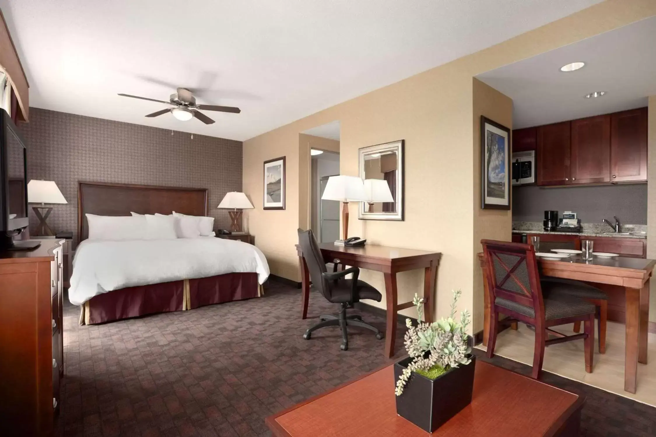 Bed in Homewood Suites Atlantic City Egg Harbor Township