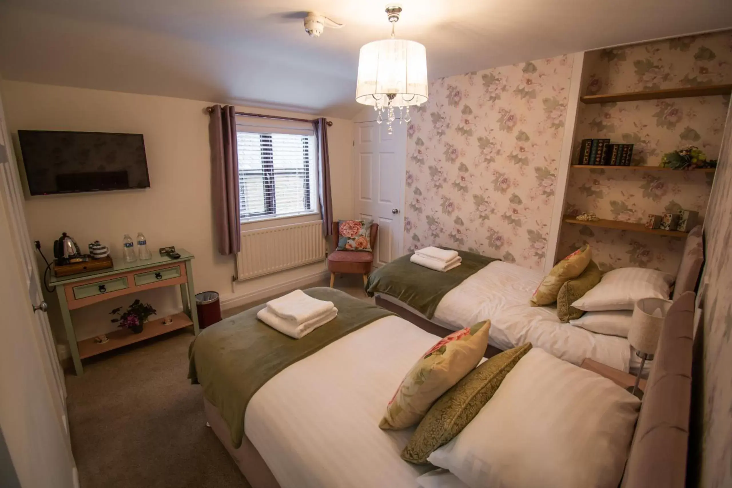Bedroom, Bed in Royal George