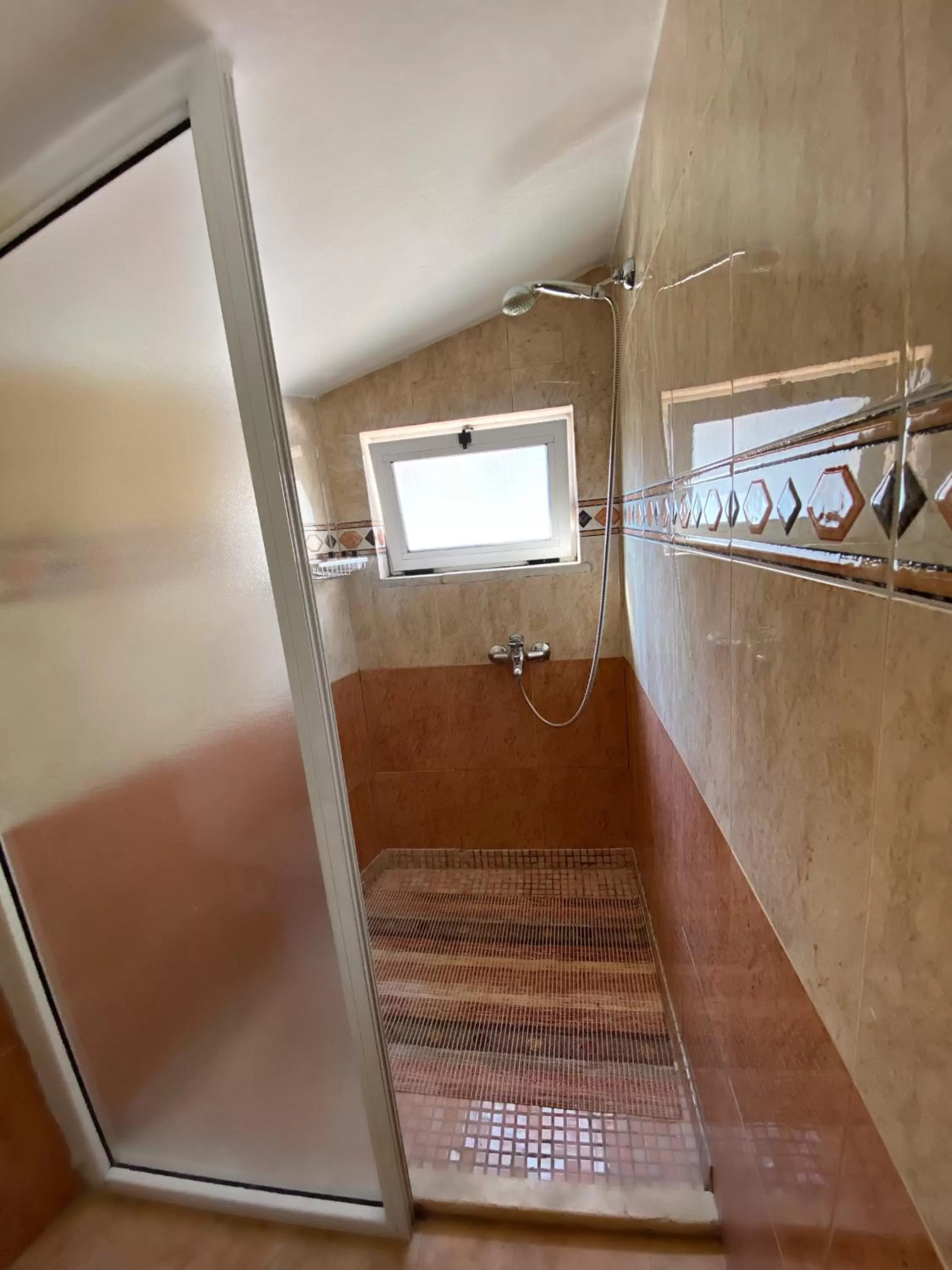 Shower, Bathroom in Hotel Millenium Tirana