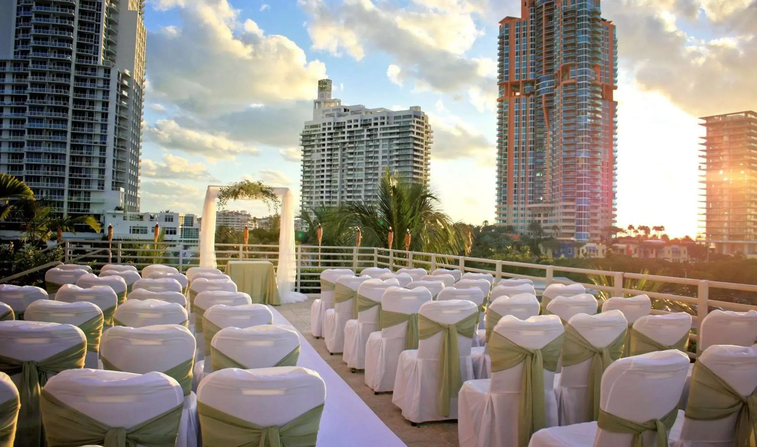 Inner courtyard view, Banquet Facilities in Hilton Bentley Miami/South Beach