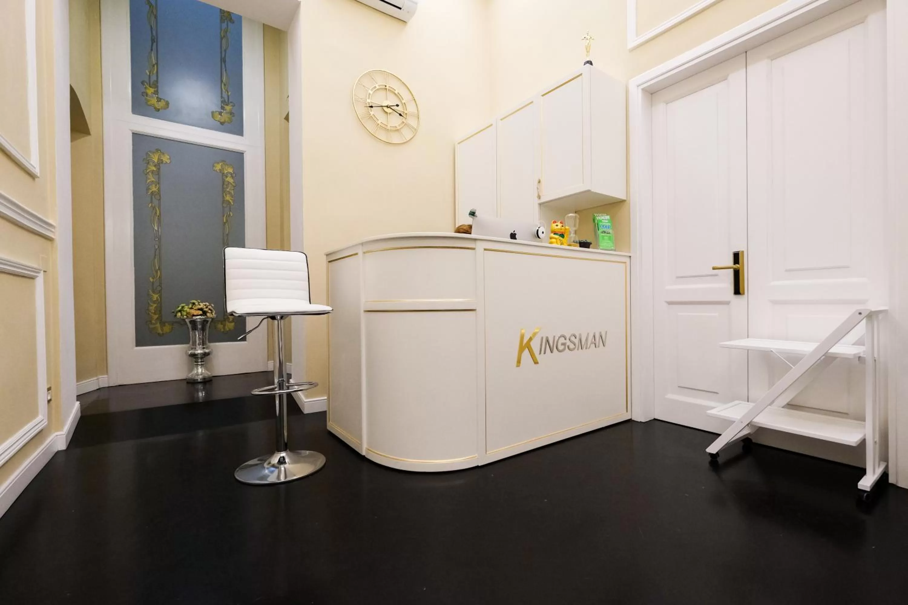 Decorative detail in B&B Kingsman