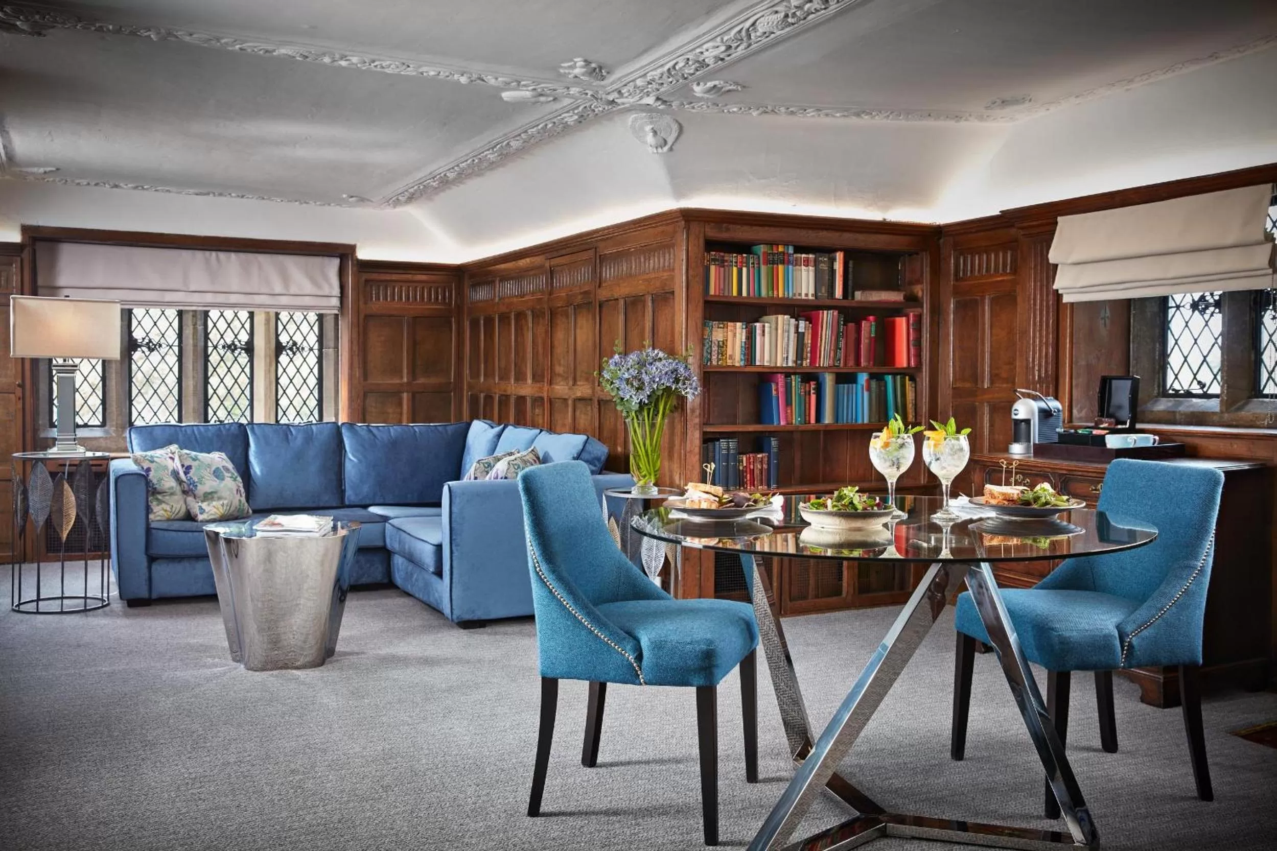 Living room in Great Fosters - Near Windsor