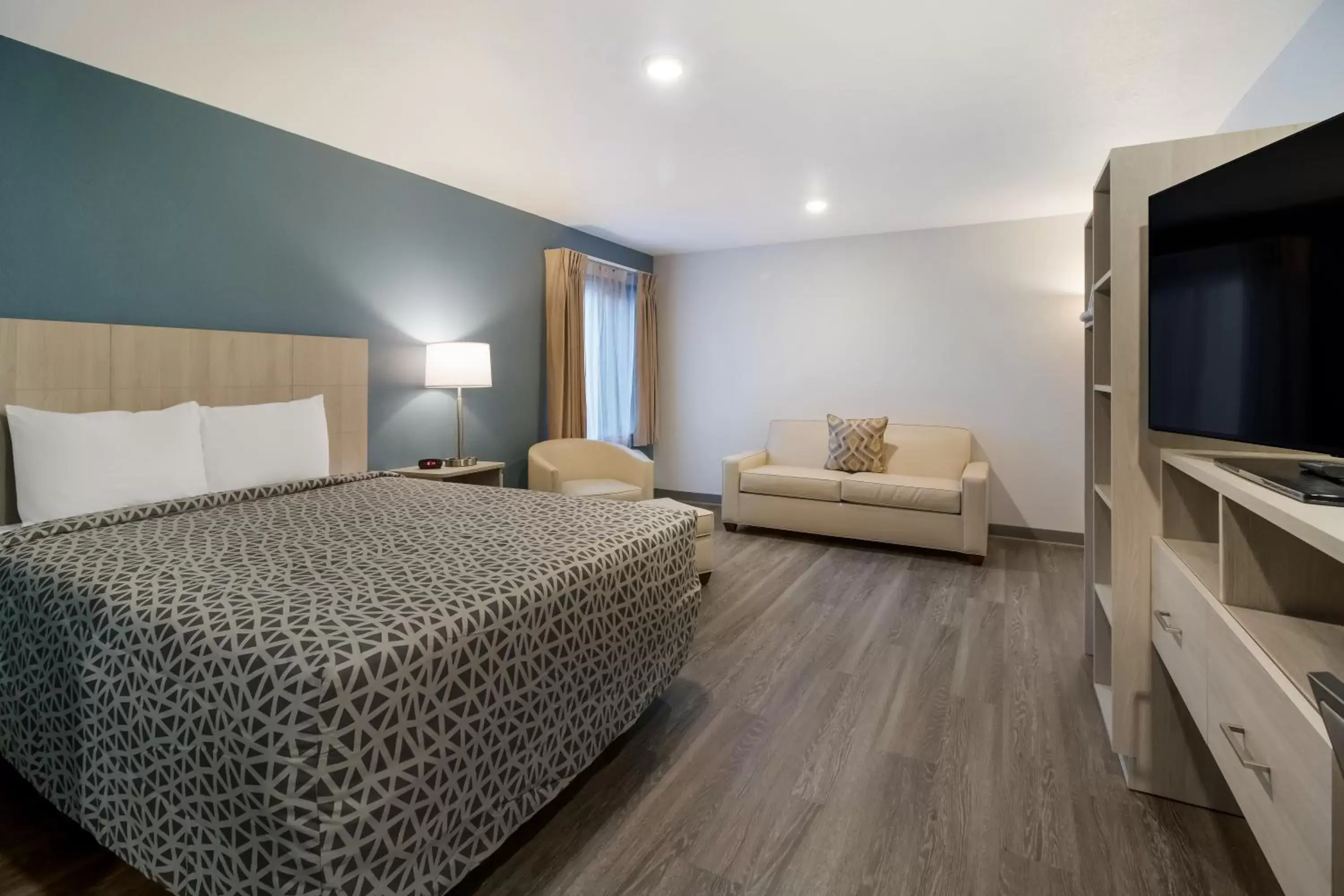 Bedroom in WoodSpring Suites Hermitage - Nashville Airport
