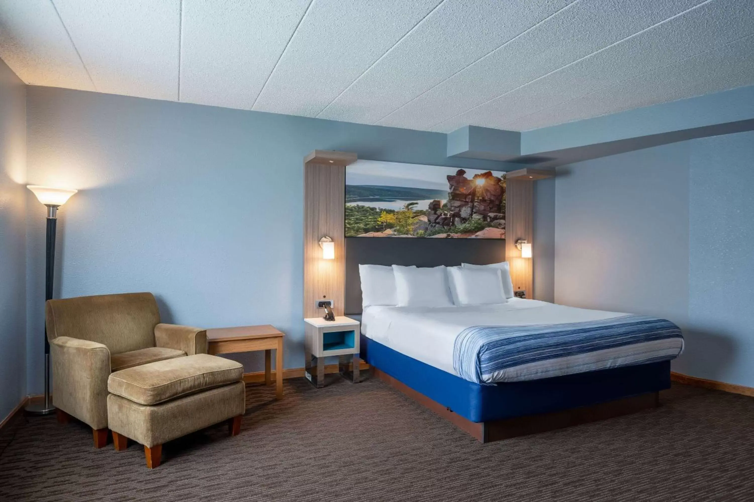 Superior One-Bedroom King Suite - Non-Smoking in AmericInn by Wyndham Eau Claire