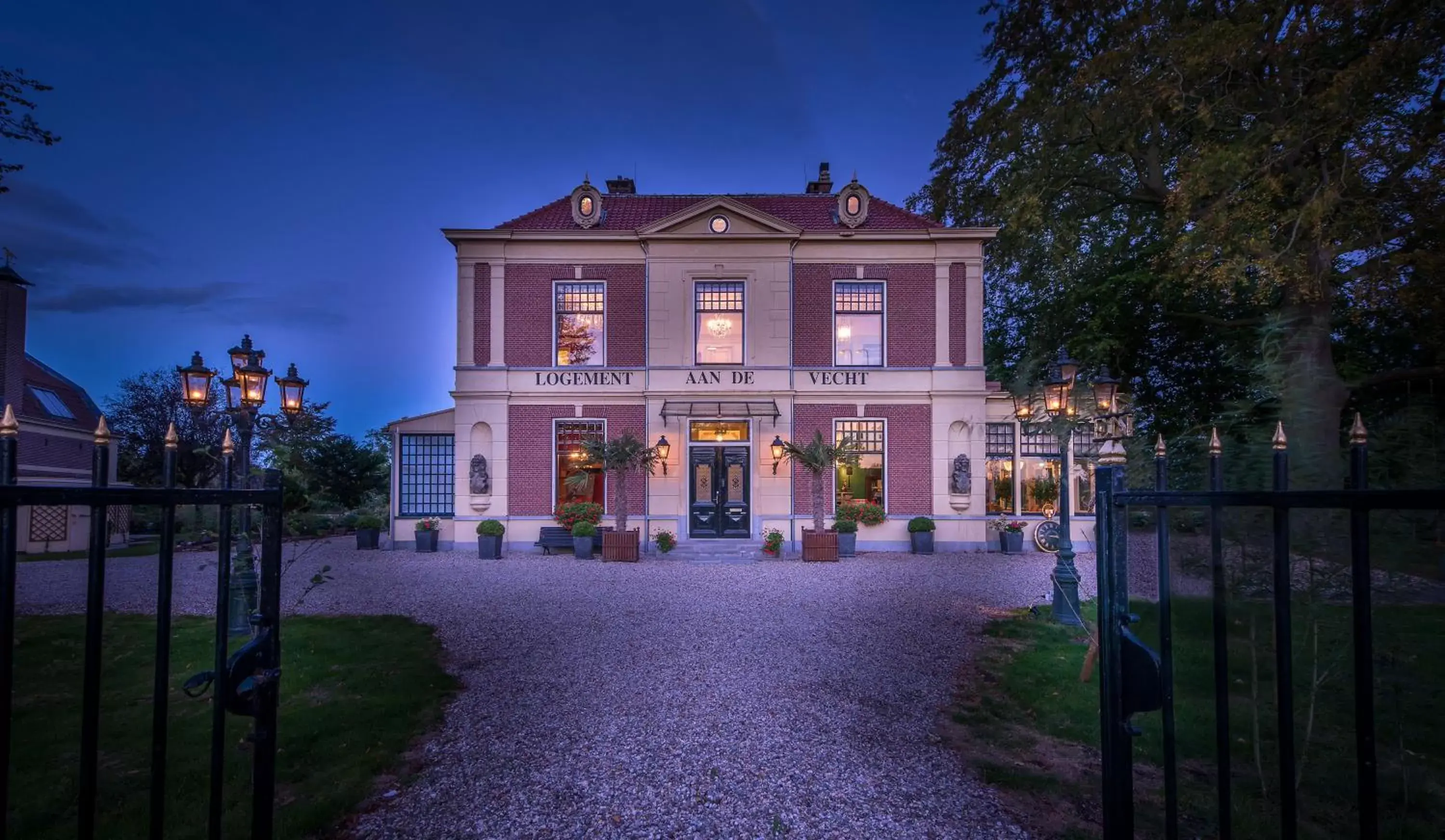 Facade/entrance, Garden in Logement aan de Vecht