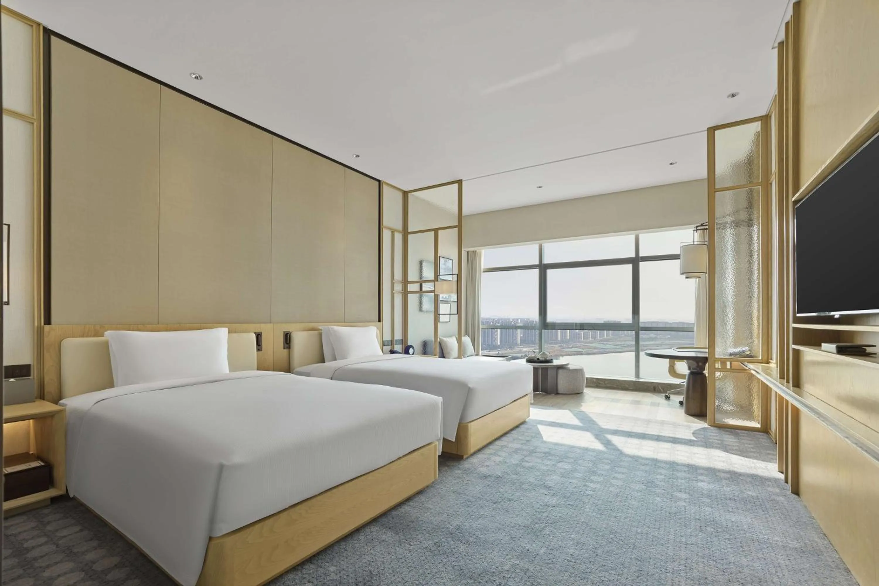 Living room, Bed in Hilton Suzhou Yinshan Lake