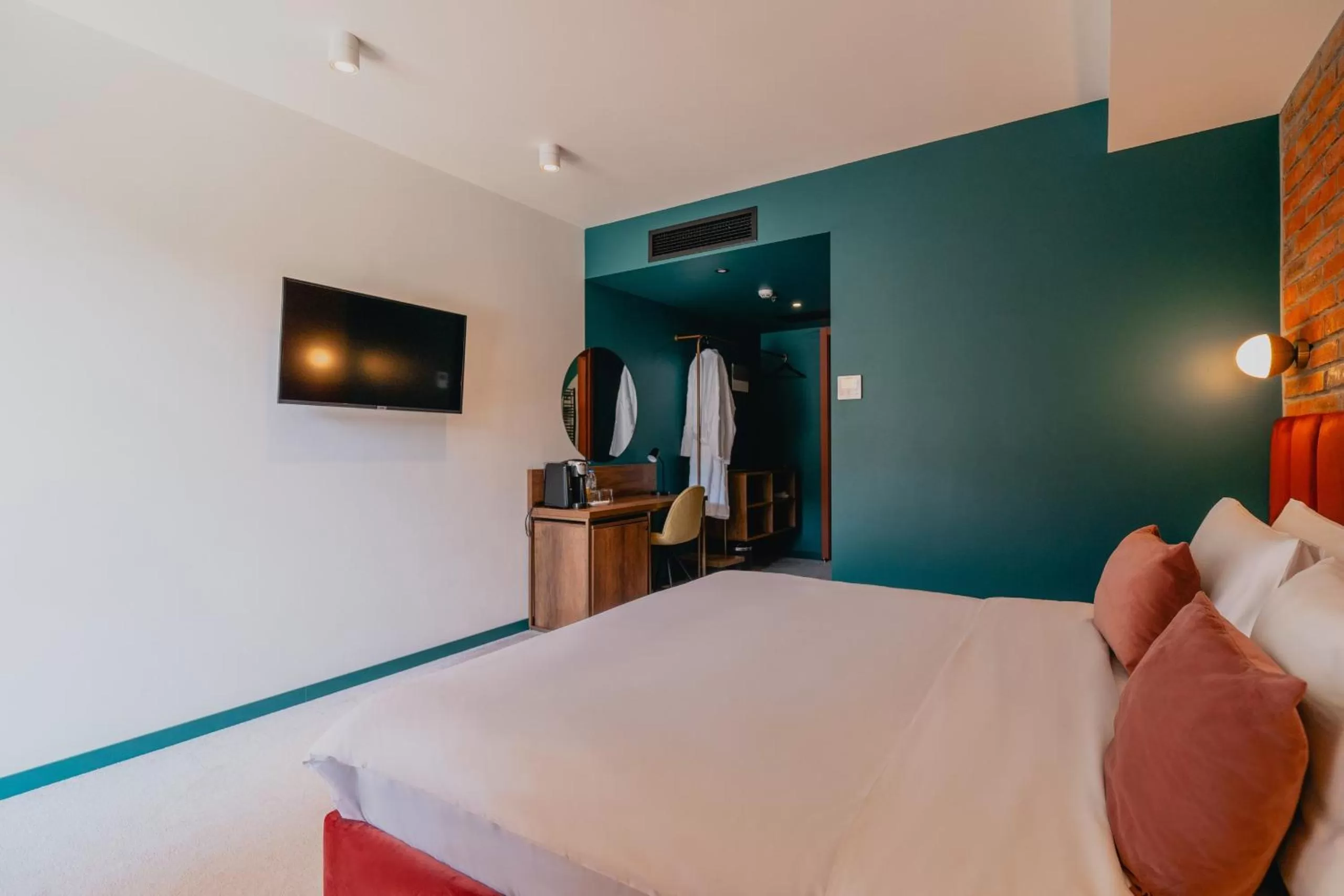 TV and multimedia in About Sololaki