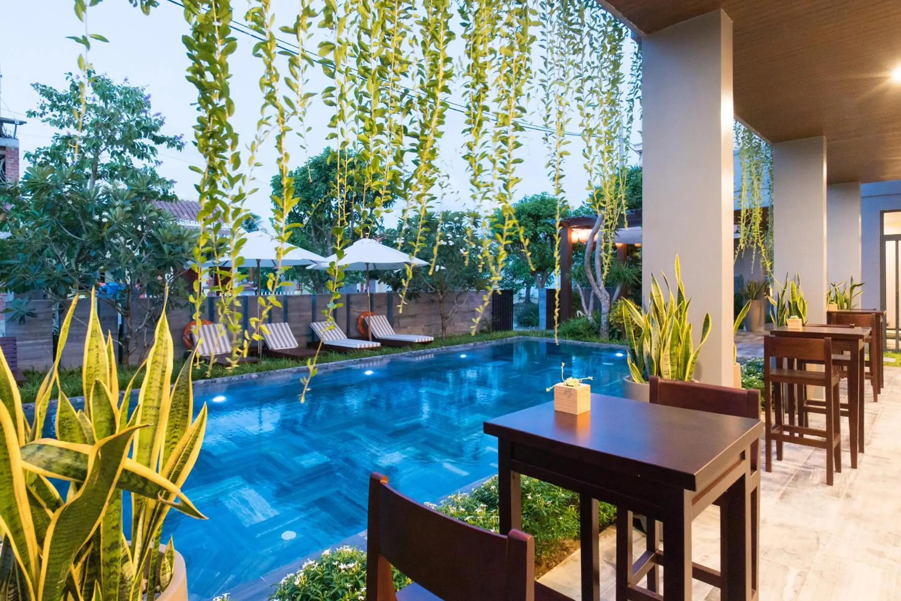 Restaurant/places to eat, Swimming Pool in Dai An Phu Villa