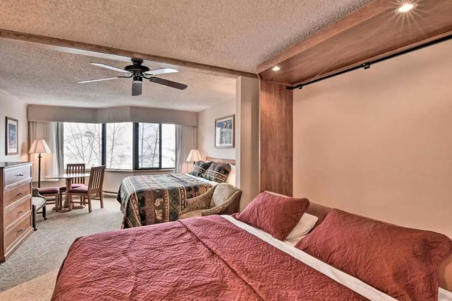 Bedroom, Bed in Grand Lodge Bedroom, Bed in Grand Lodge