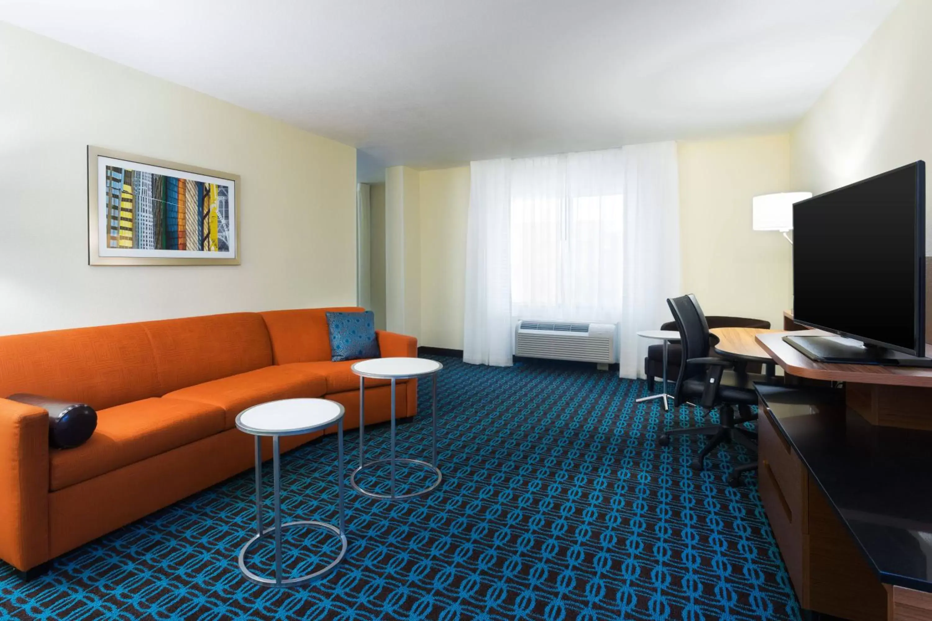 Photo of the whole room, Seating Area in Fairfield Inn & Suites by Marriott Odessa